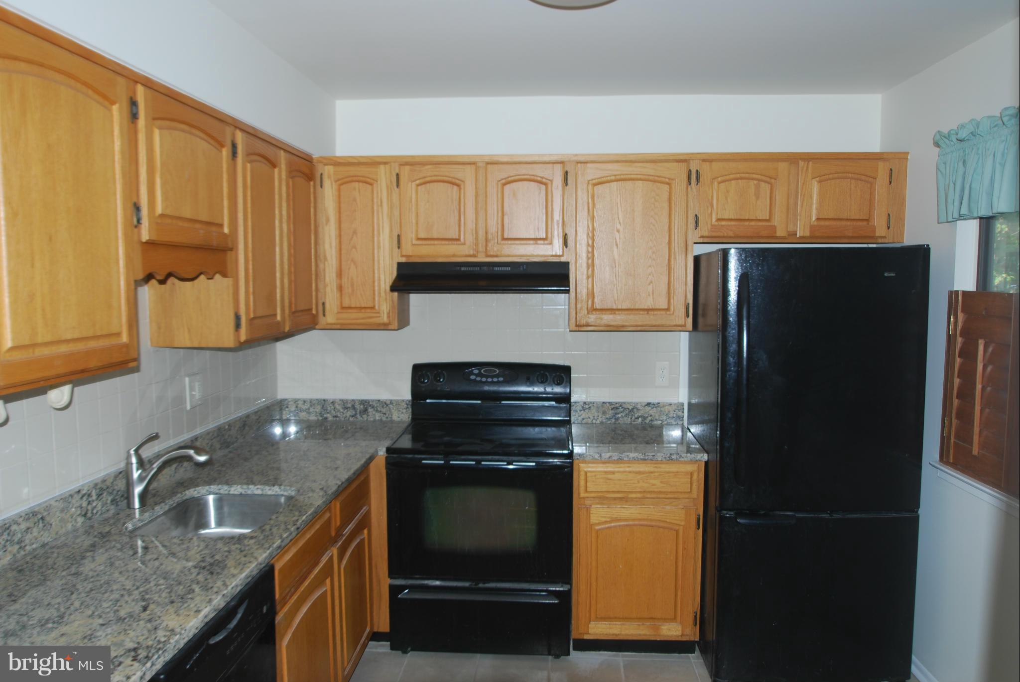 MOSBYS LANDING - Residential Lease