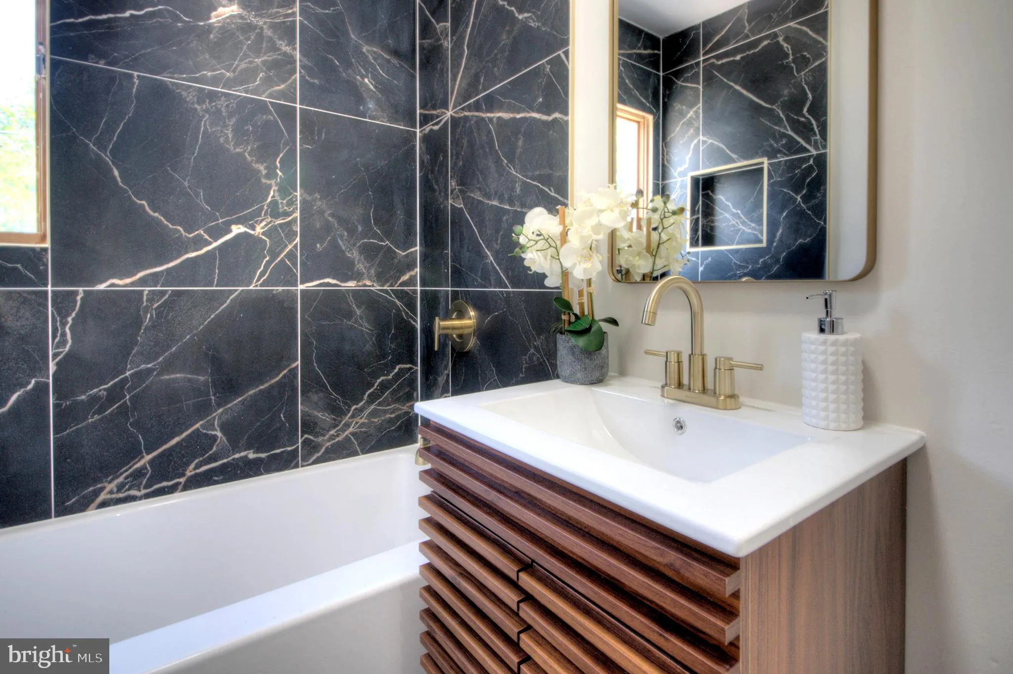 Pennsauken, New Jersey 08110, United States, 4 Bedrooms Bedrooms, ,2 BathroomsBathrooms,Residential,Pending,179650