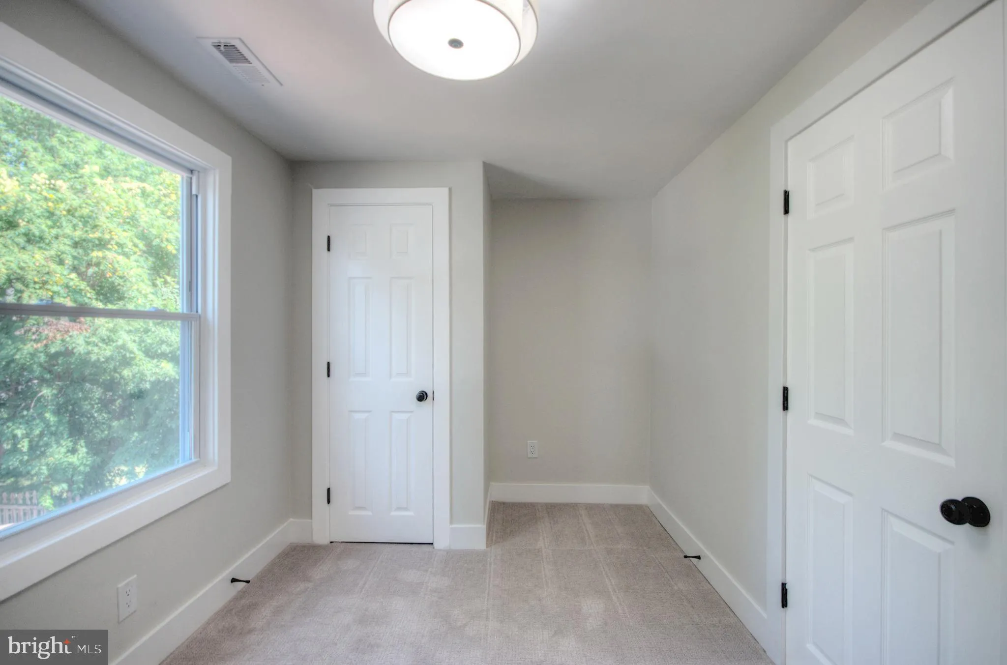 Pennsauken, New Jersey 08110, United States, 4 Bedrooms Bedrooms, ,2 BathroomsBathrooms,Residential,Pending,179650