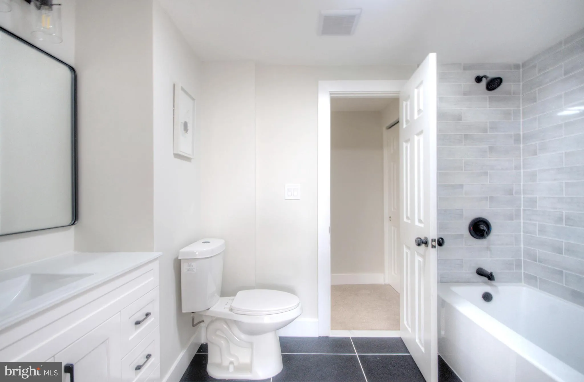 Pennsauken, New Jersey 08110, United States, 4 Bedrooms Bedrooms, ,2 BathroomsBathrooms,Residential,Pending,179650