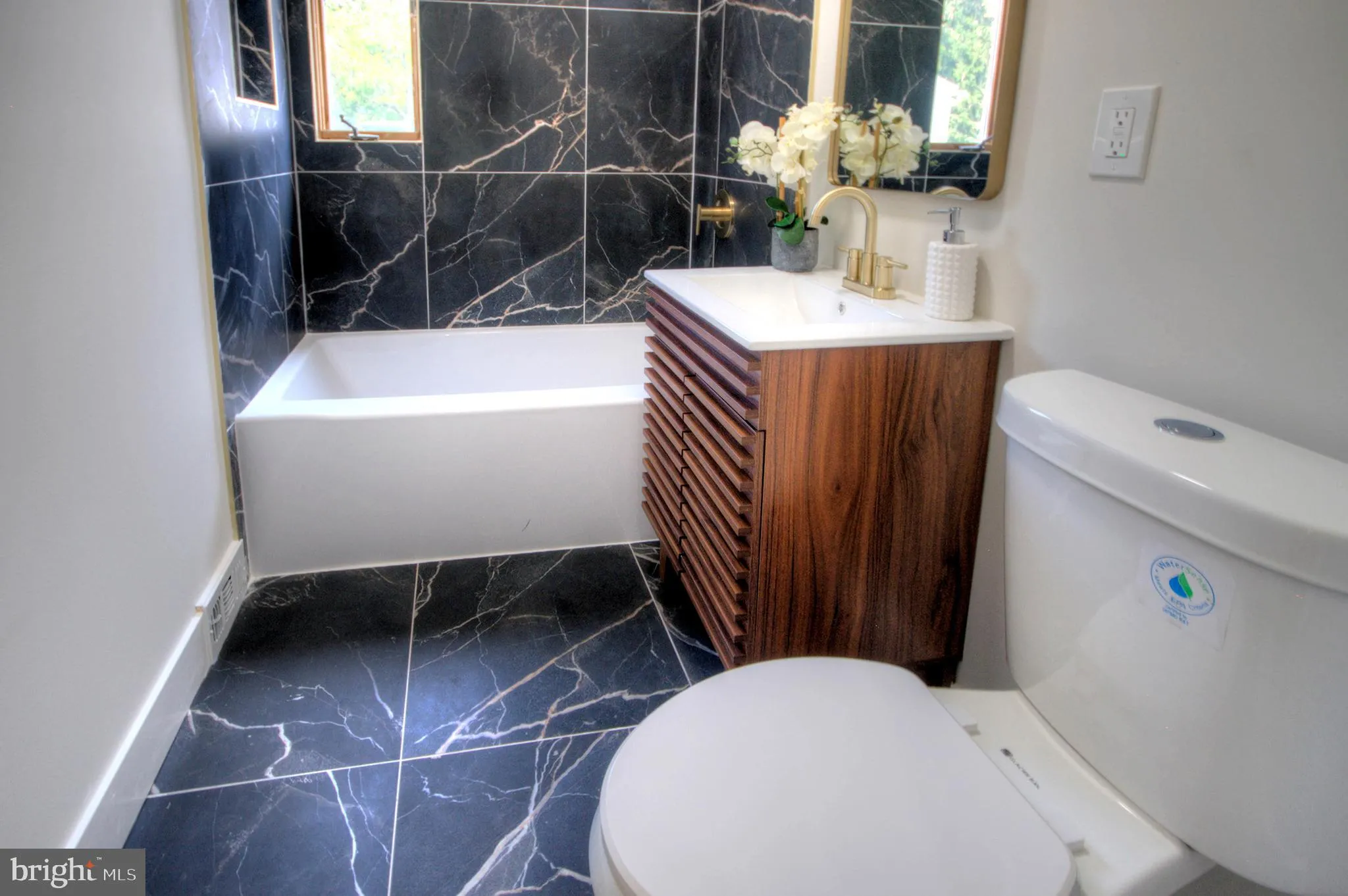 Pennsauken, New Jersey 08110, United States, 4 Bedrooms Bedrooms, ,2 BathroomsBathrooms,Residential,Pending,179650