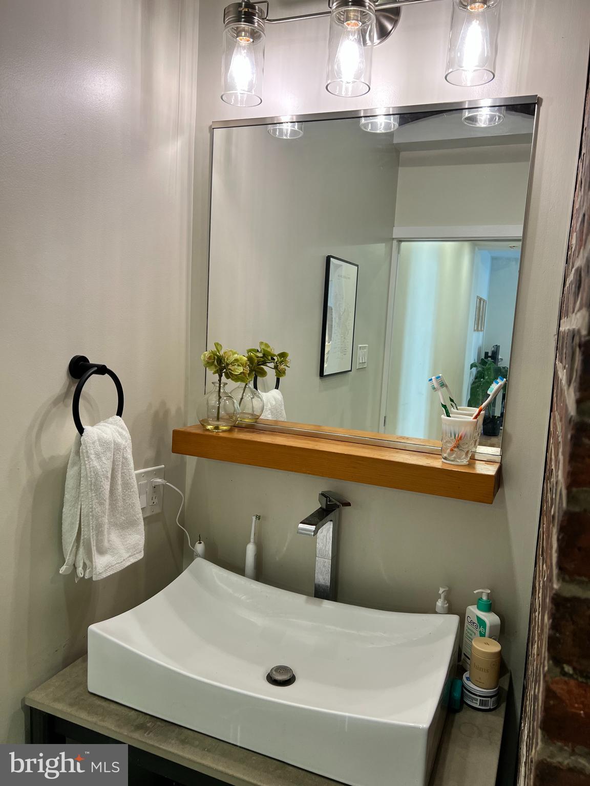 CENTER CITY - Residential Lease