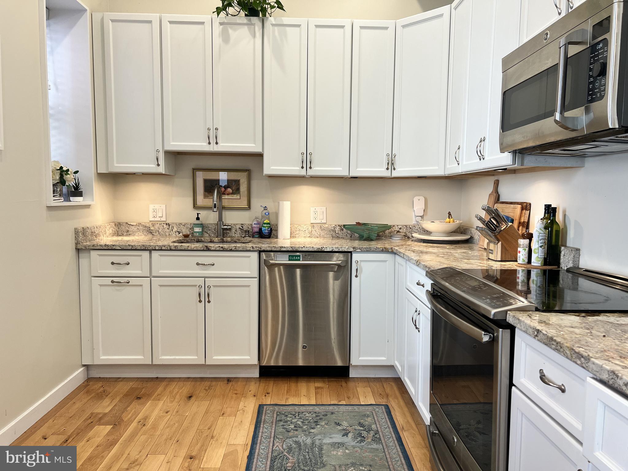 CENTER CITY - Residential Lease