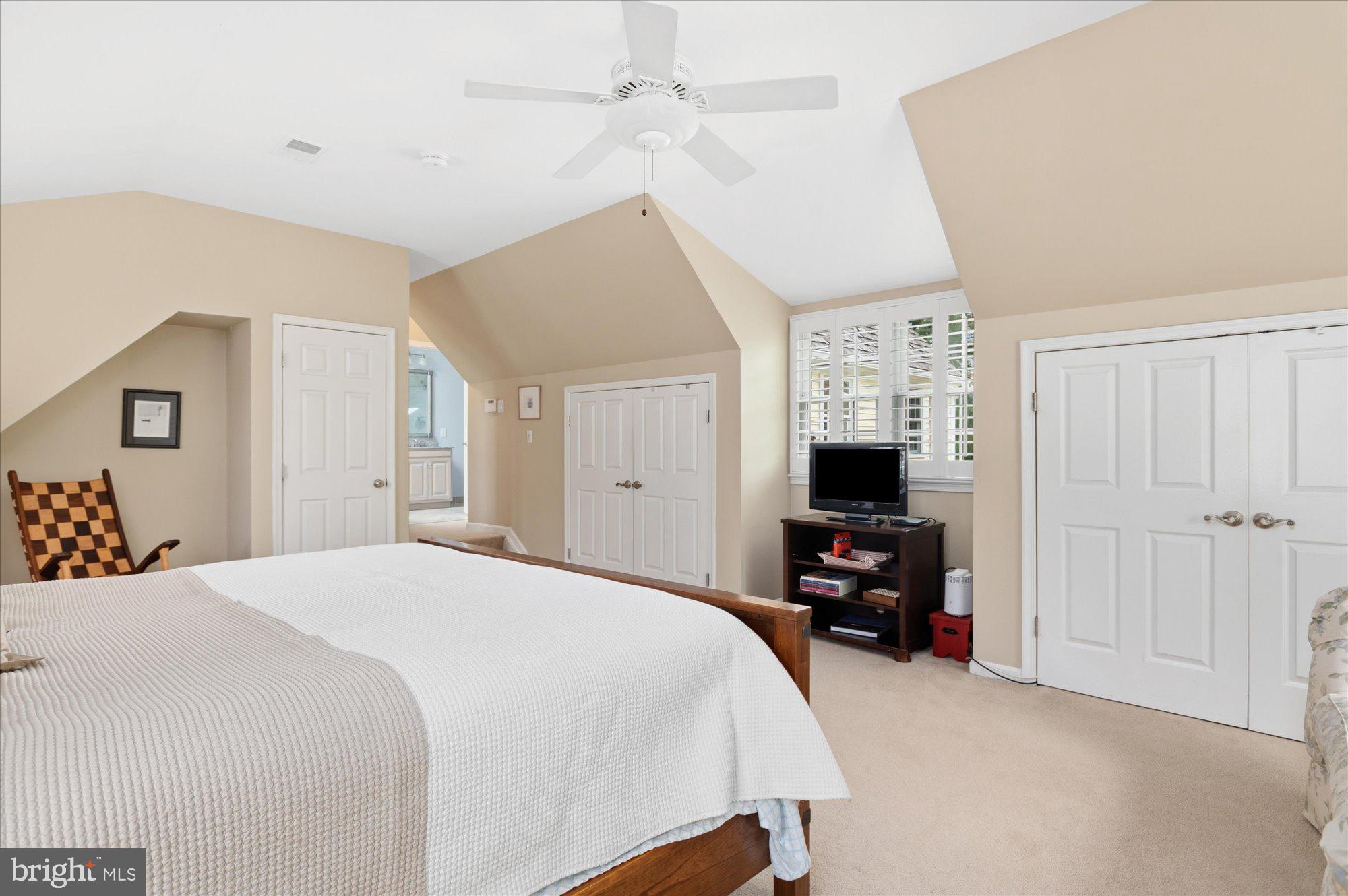 WASHINGTONIAN WOODS - Residential