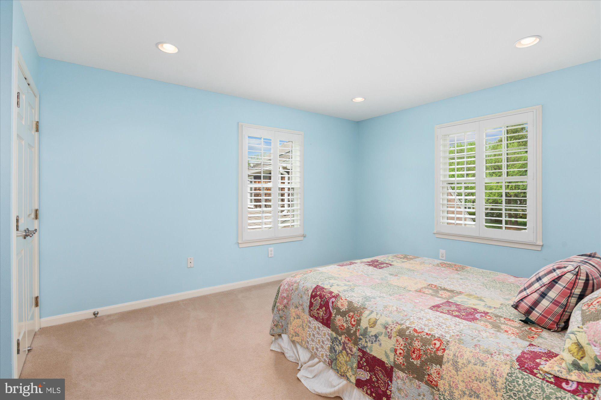 WASHINGTONIAN WOODS - Residential