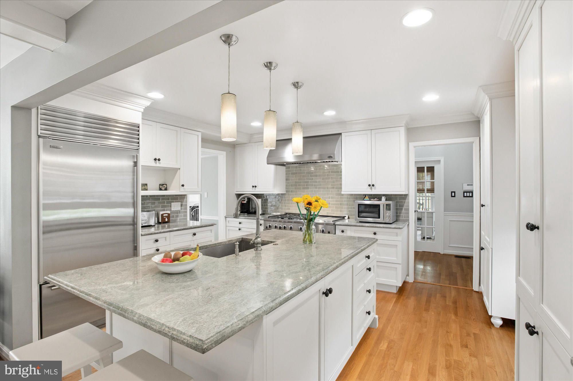 WASHINGTONIAN WOODS - Residential