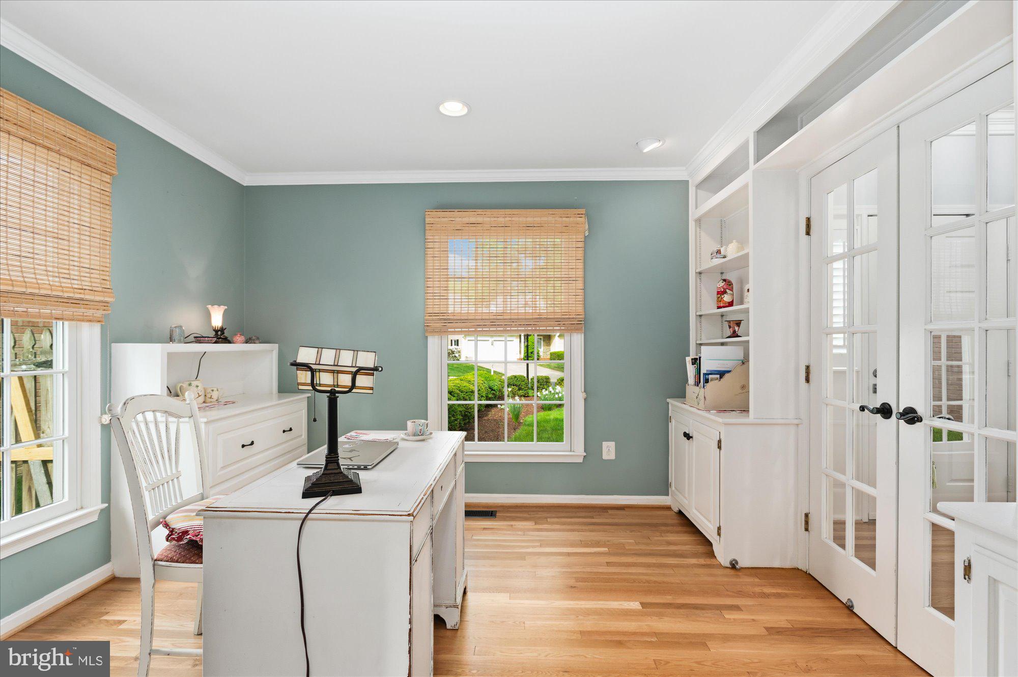 WASHINGTONIAN WOODS - Residential