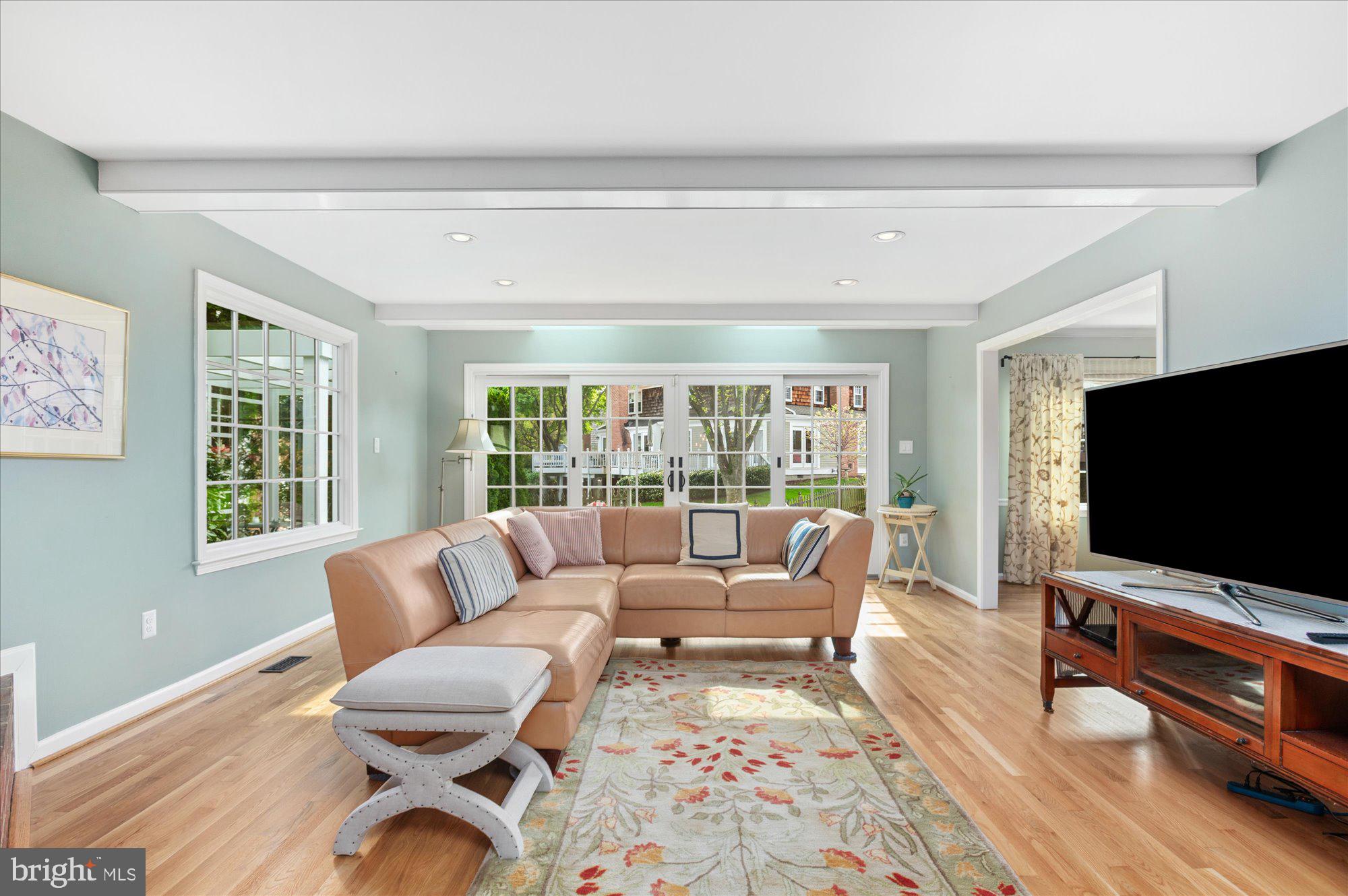 WASHINGTONIAN WOODS - Residential