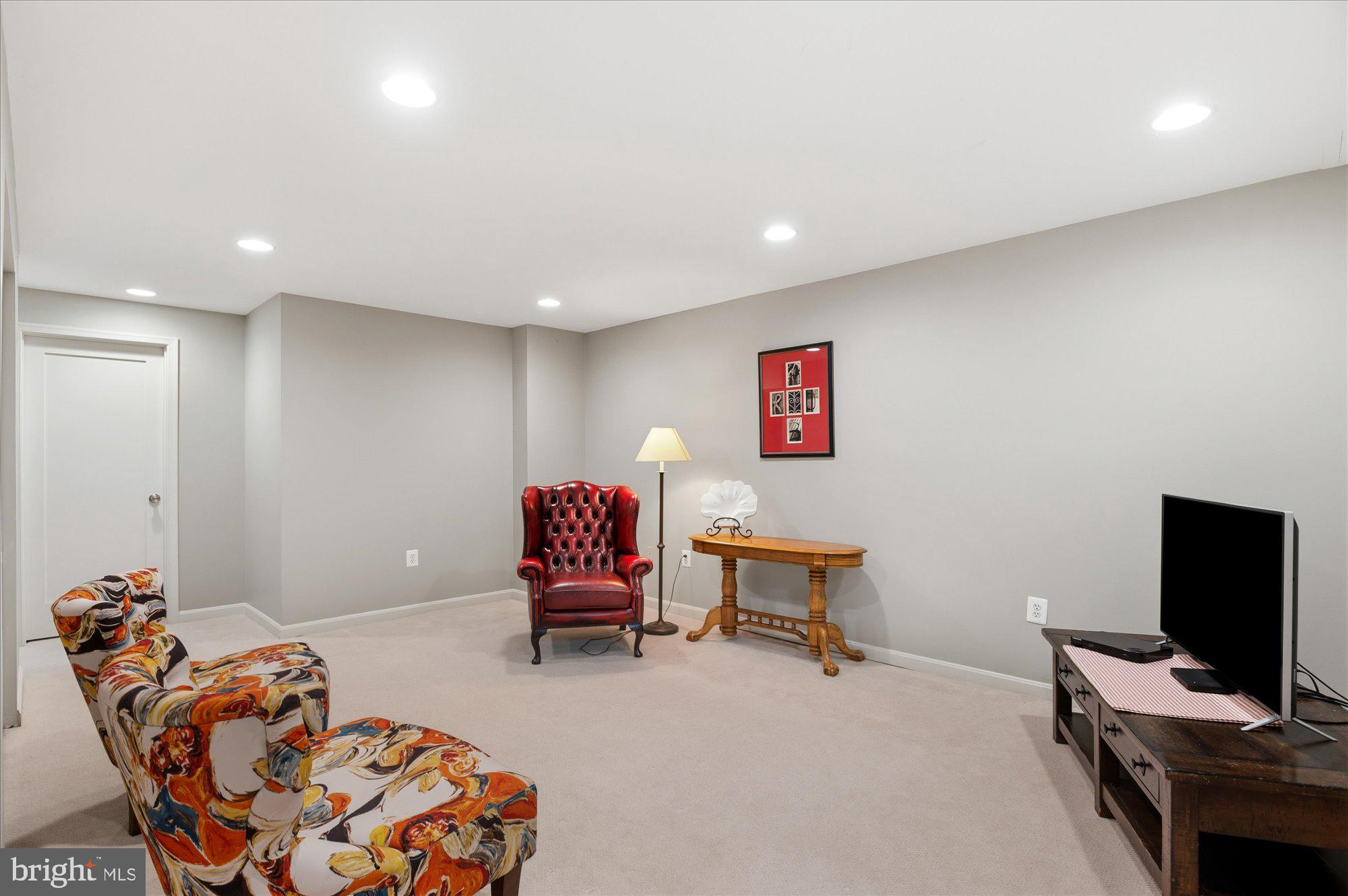 WASHINGTONIAN WOODS - Residential