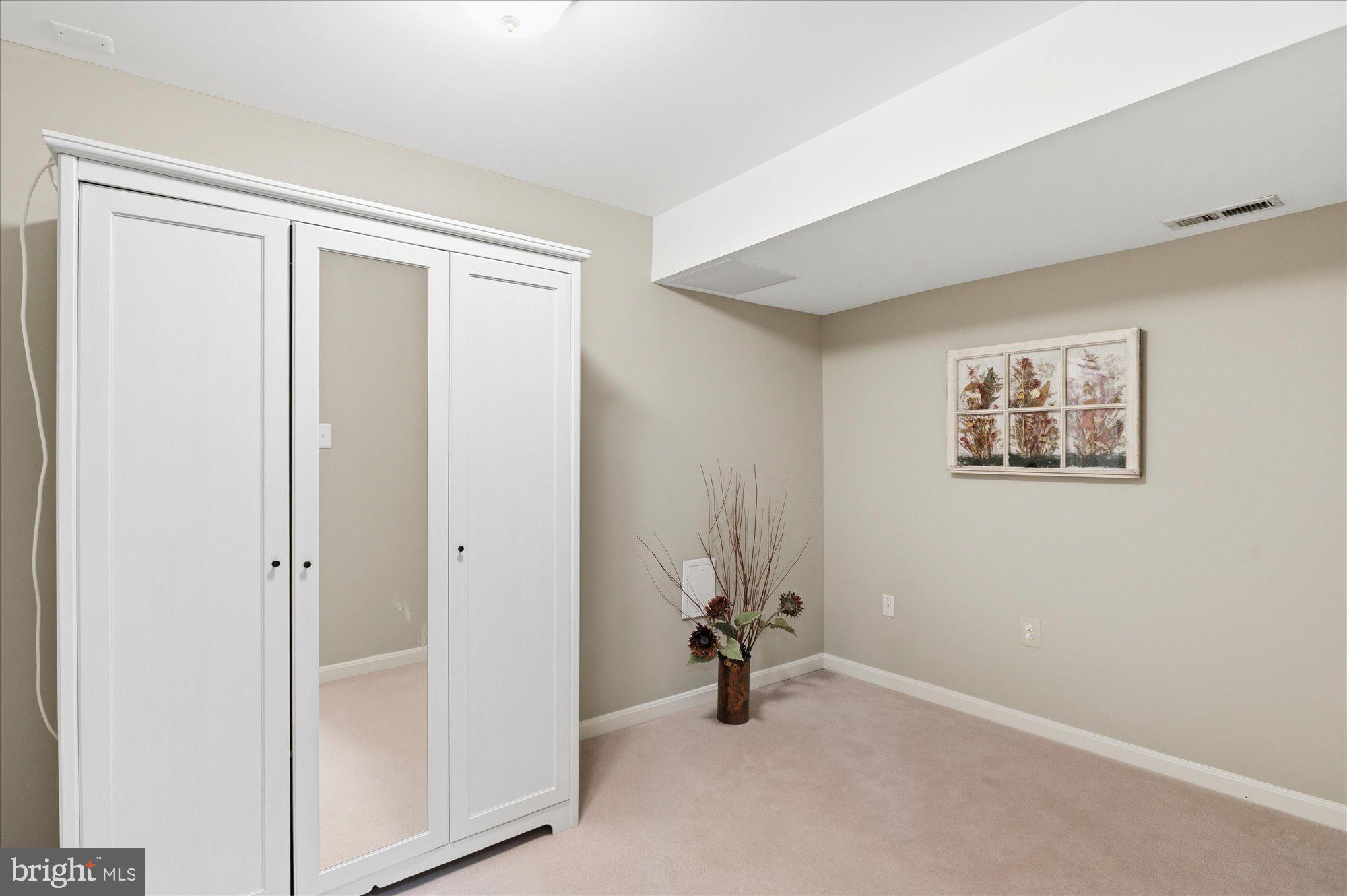 WASHINGTONIAN WOODS - Residential