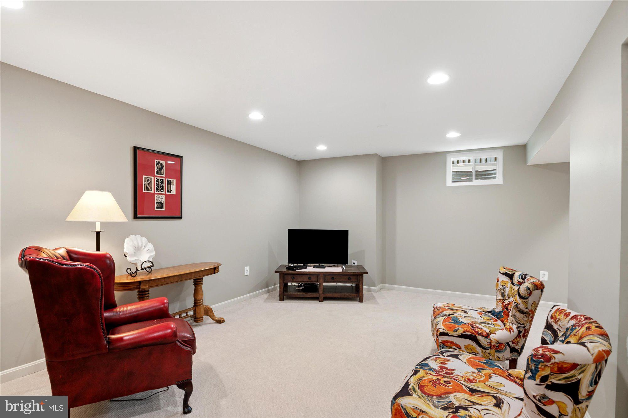 WASHINGTONIAN WOODS - Residential