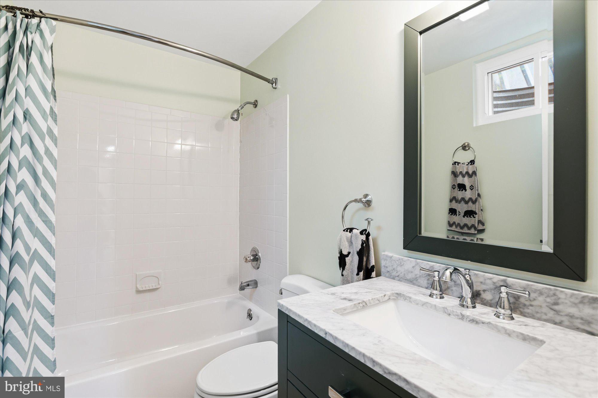 WASHINGTONIAN WOODS - Residential