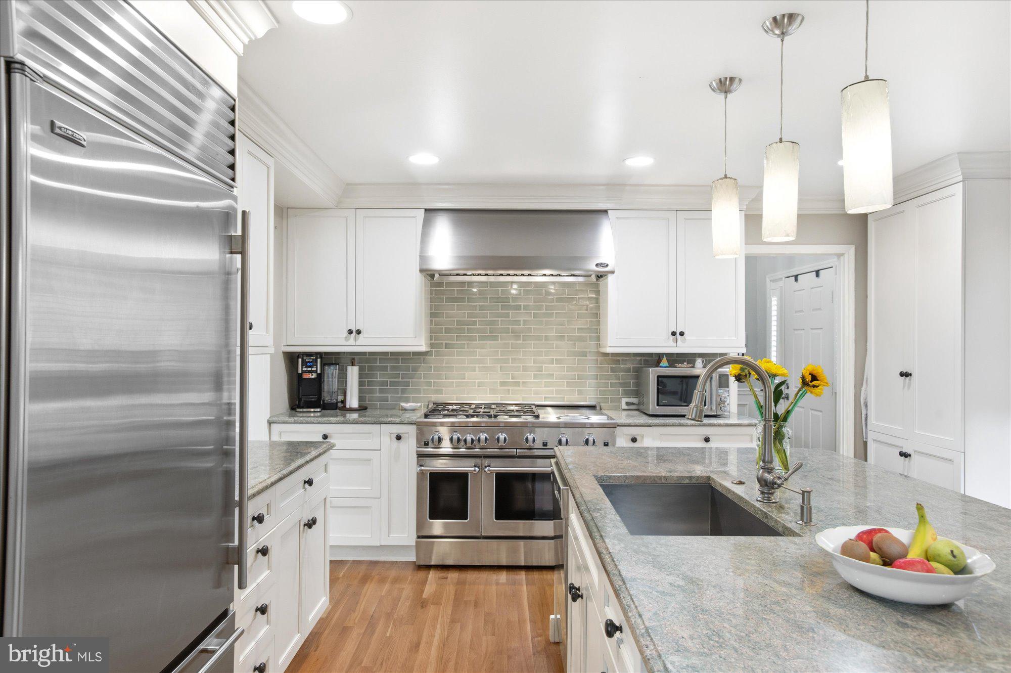 WASHINGTONIAN WOODS - Residential