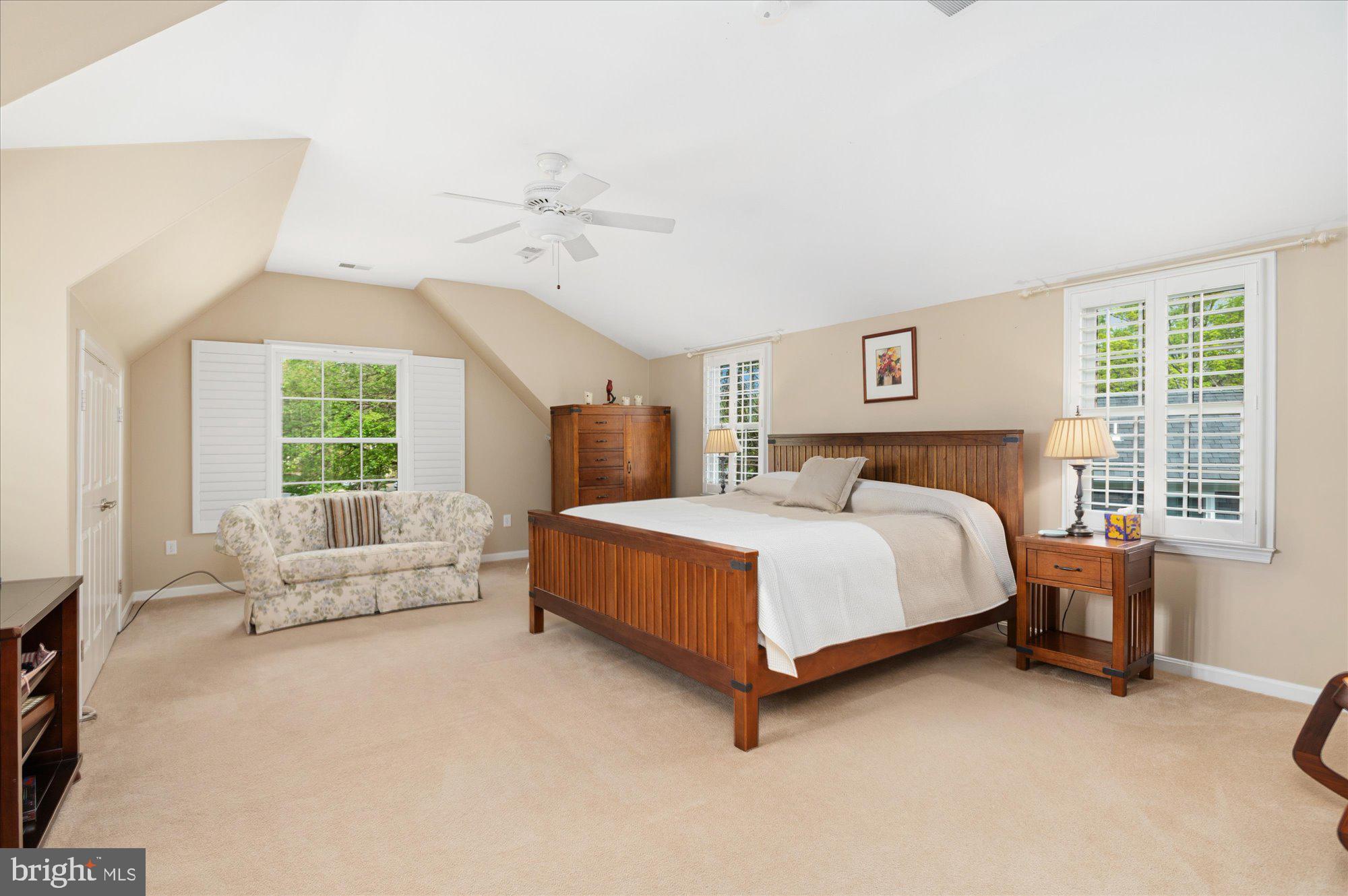 WASHINGTONIAN WOODS - Residential