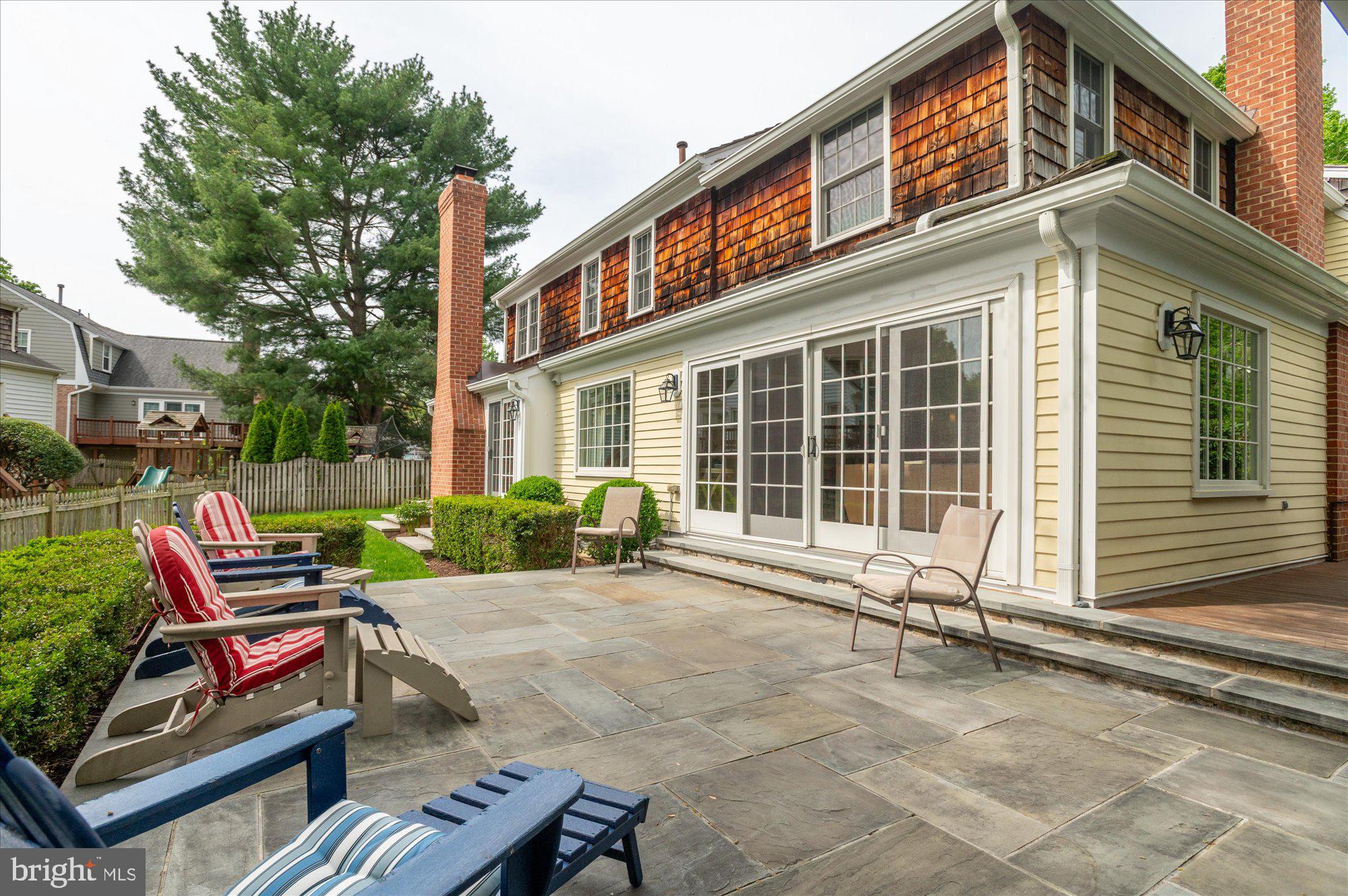 WASHINGTONIAN WOODS - Residential