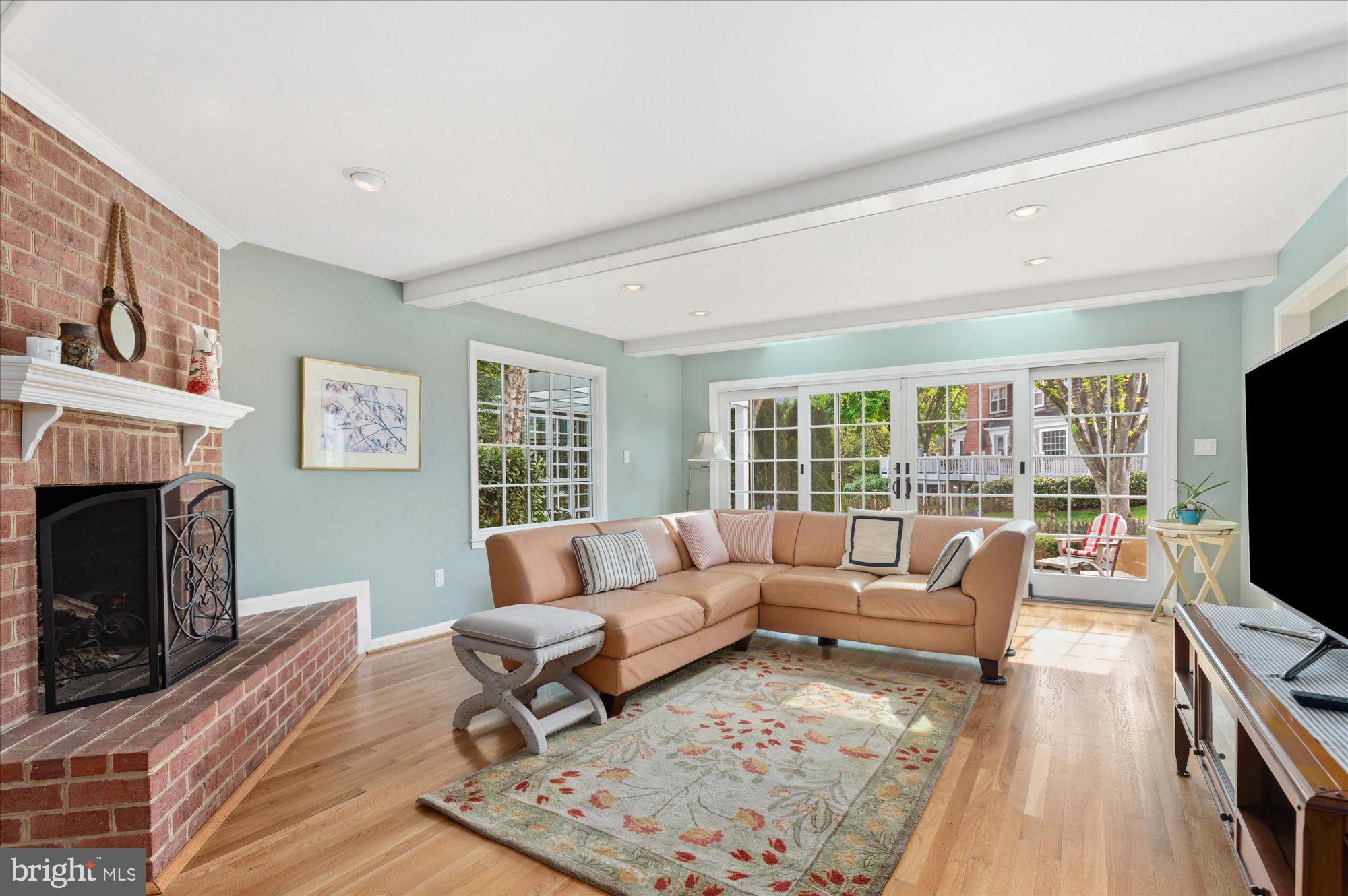 WASHINGTONIAN WOODS - Residential