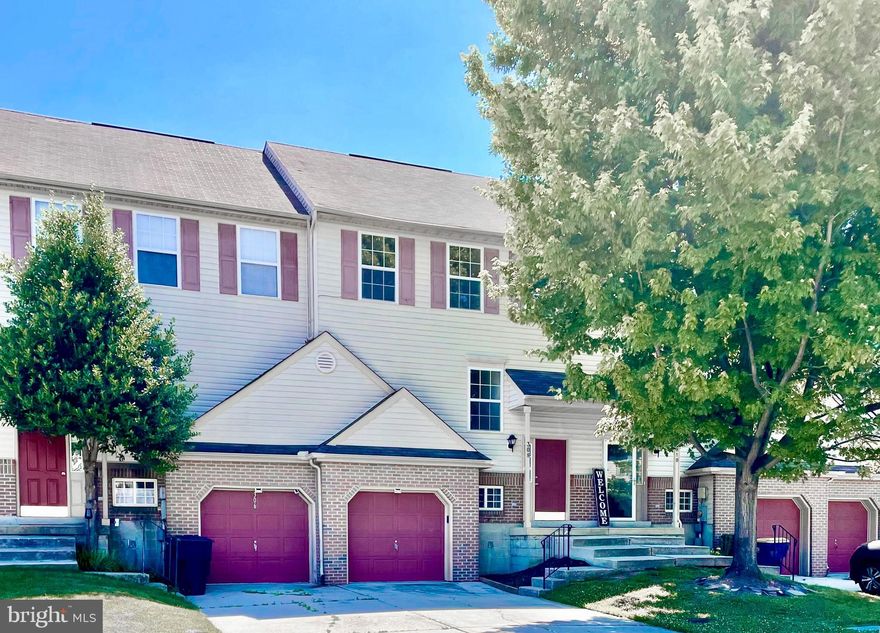 Move in ready 3 bed, 1.5 bath townhome located in Dover. Conveniently located close to local dining and shopping, quick access to RT 1 and 13, as well as Dover Air Force Base. One car garage, back deck, LVP flooring and carpet, open floor plan, ceiling fans through out and many more!