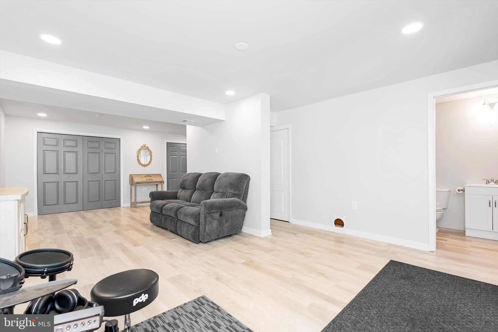 ARCHERS ROCK - Residential