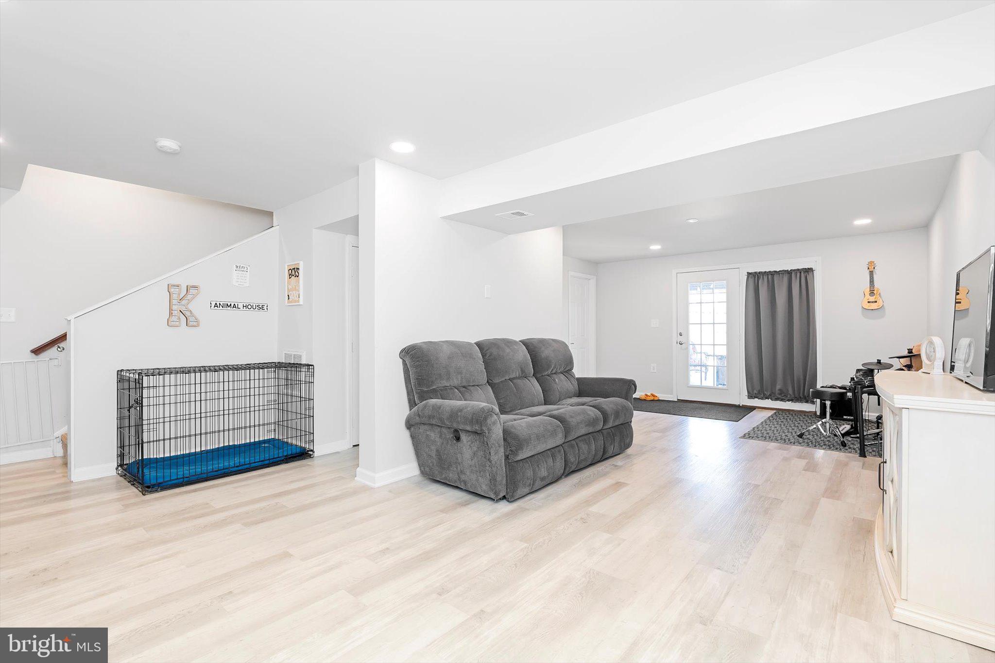 ARCHERS ROCK - Residential