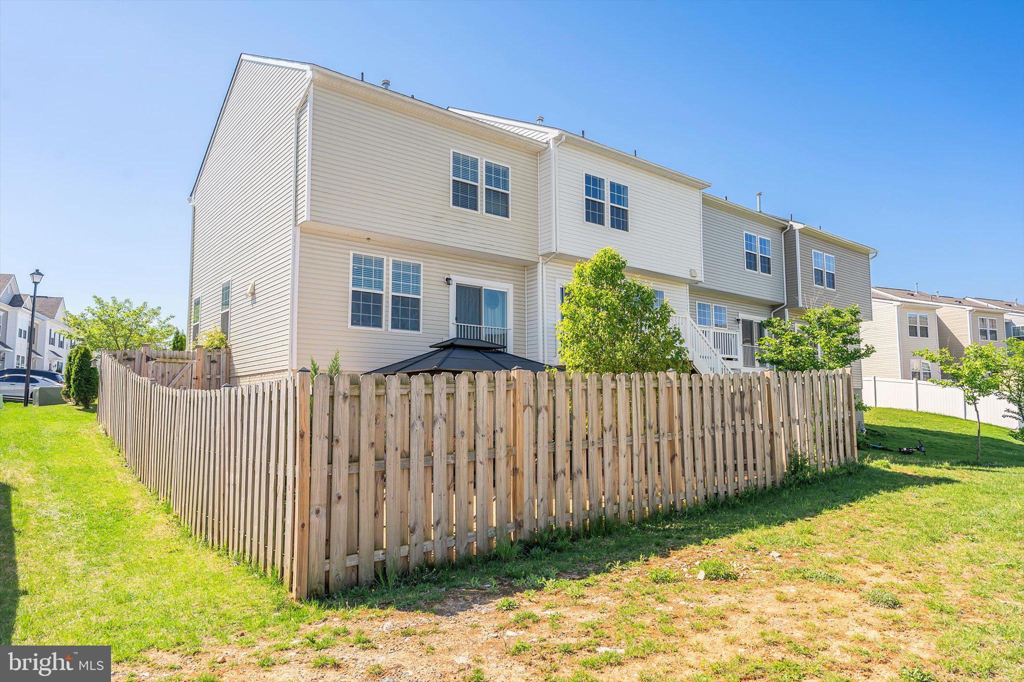 ARCHERS ROCK - Residential