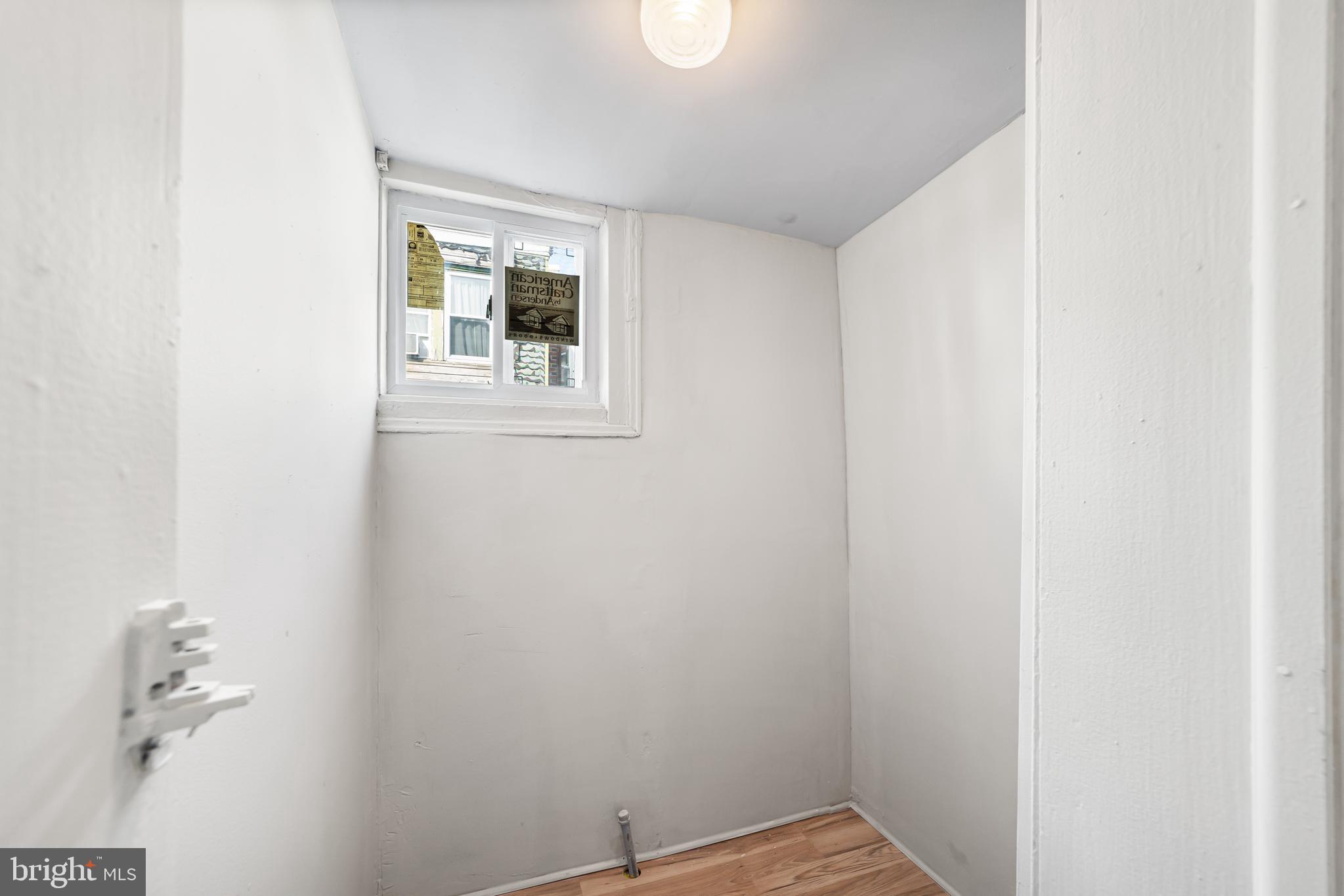 EAST OAK LANE - Residential Lease