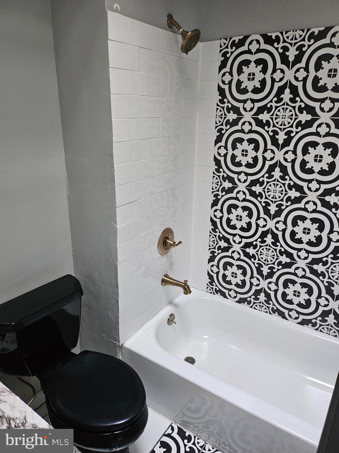 EAST OAK LANE - Residential Lease