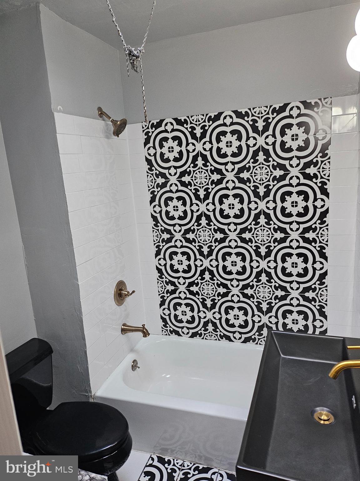 EAST OAK LANE - Residential Lease