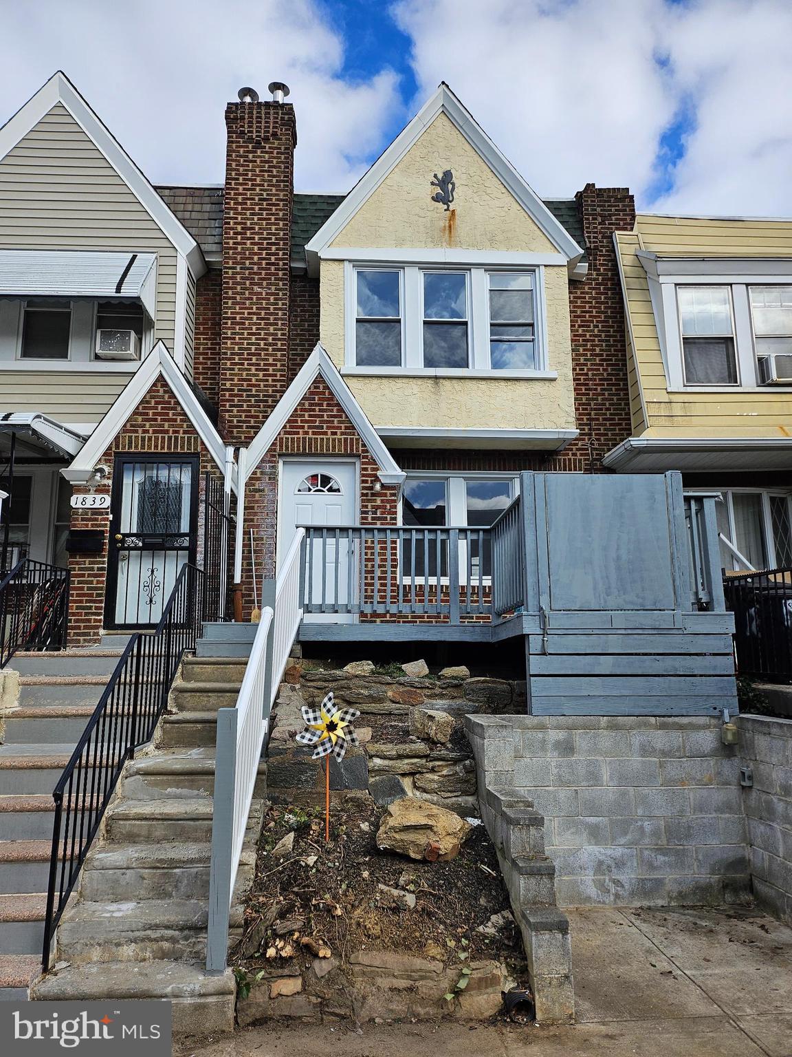 EAST OAK LANE - Residential Lease