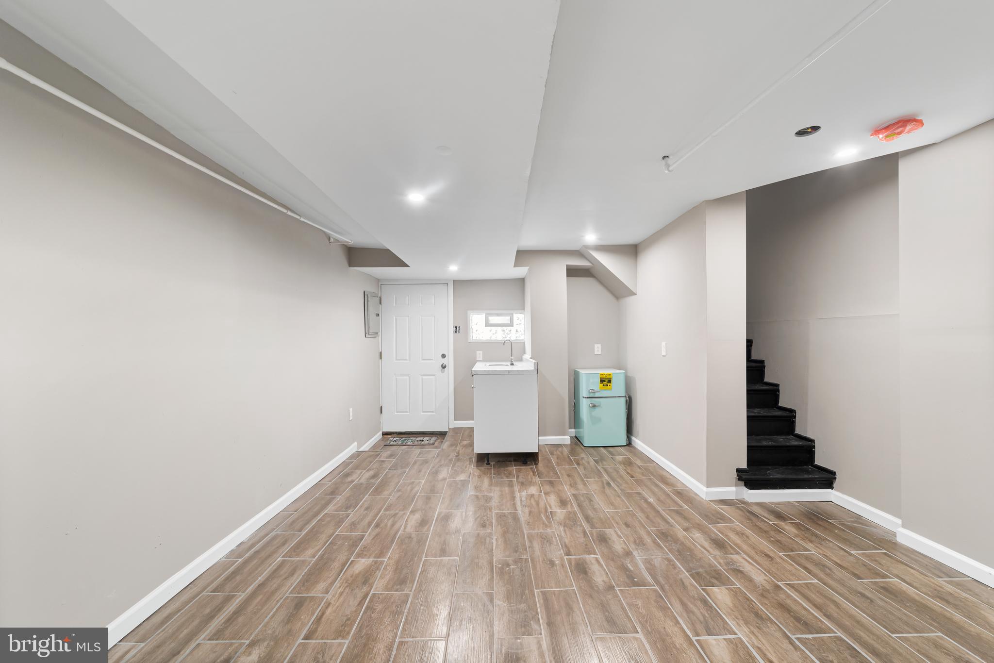 EAST OAK LANE - Residential Lease