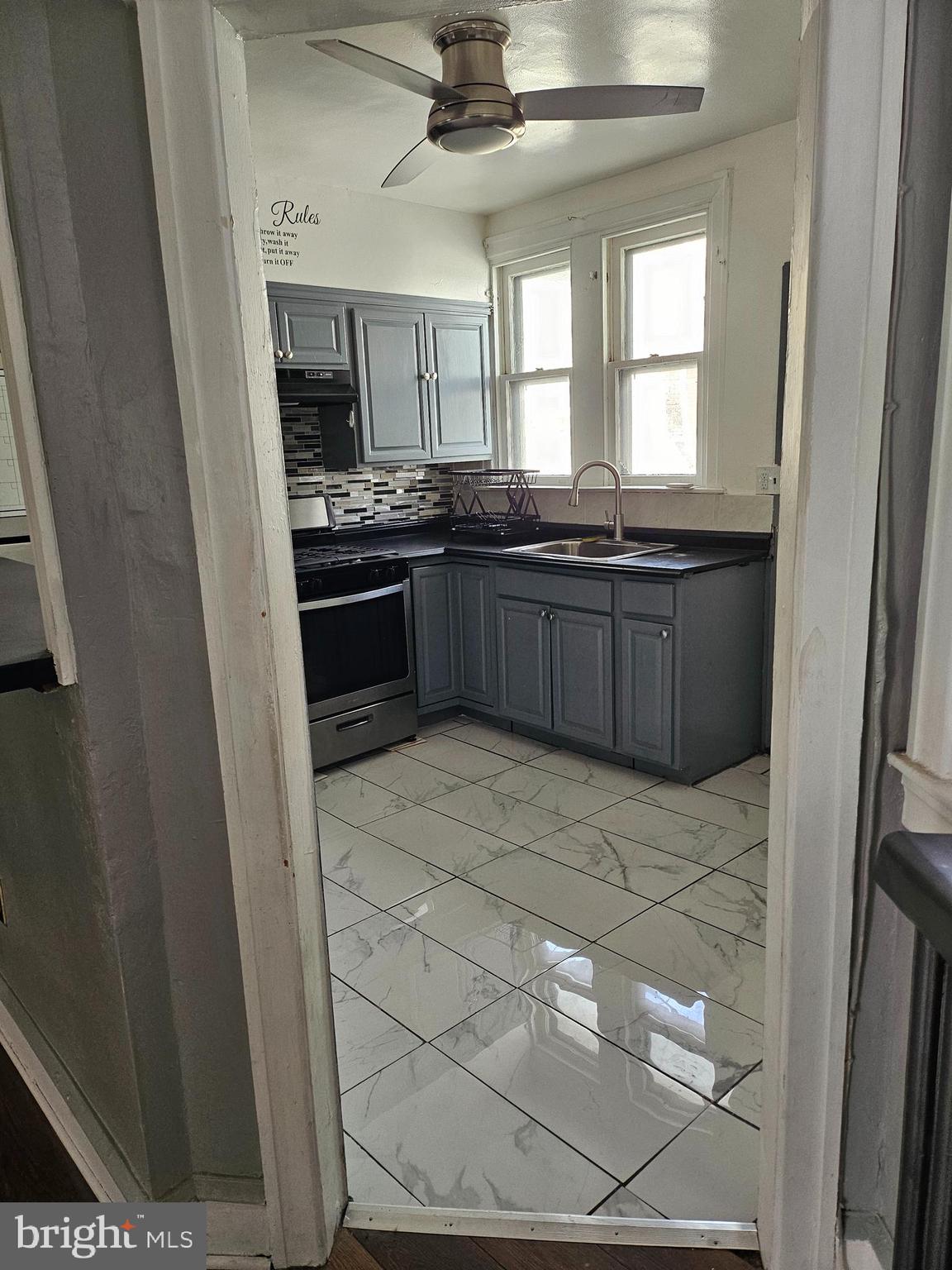 EAST OAK LANE - Residential Lease