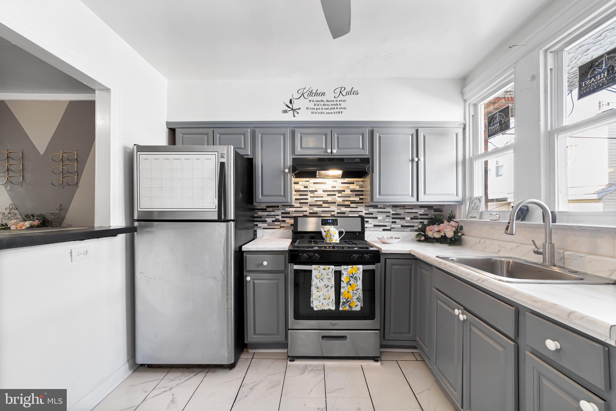 EAST OAK LANE - Residential Lease