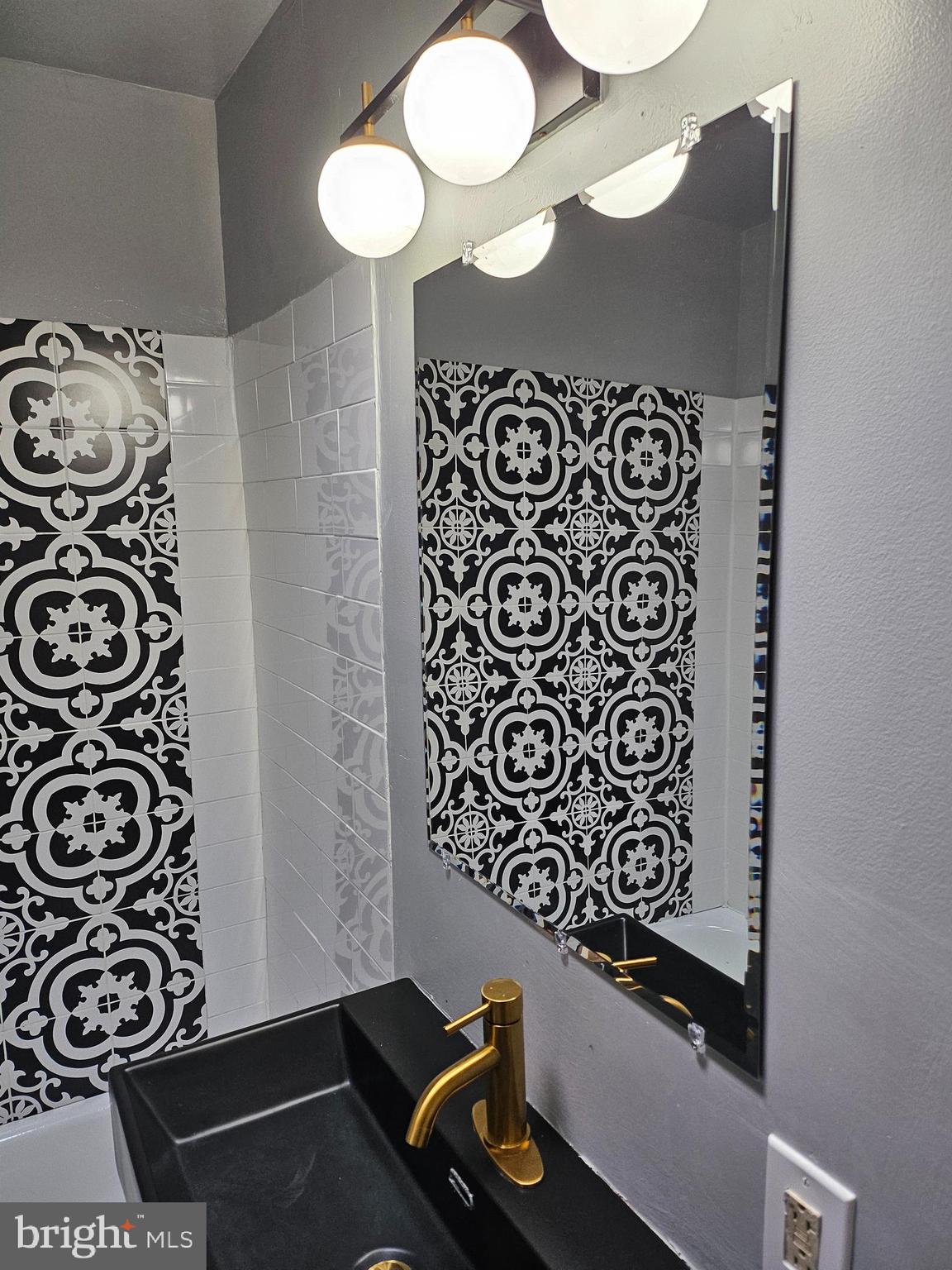 EAST OAK LANE - Residential Lease