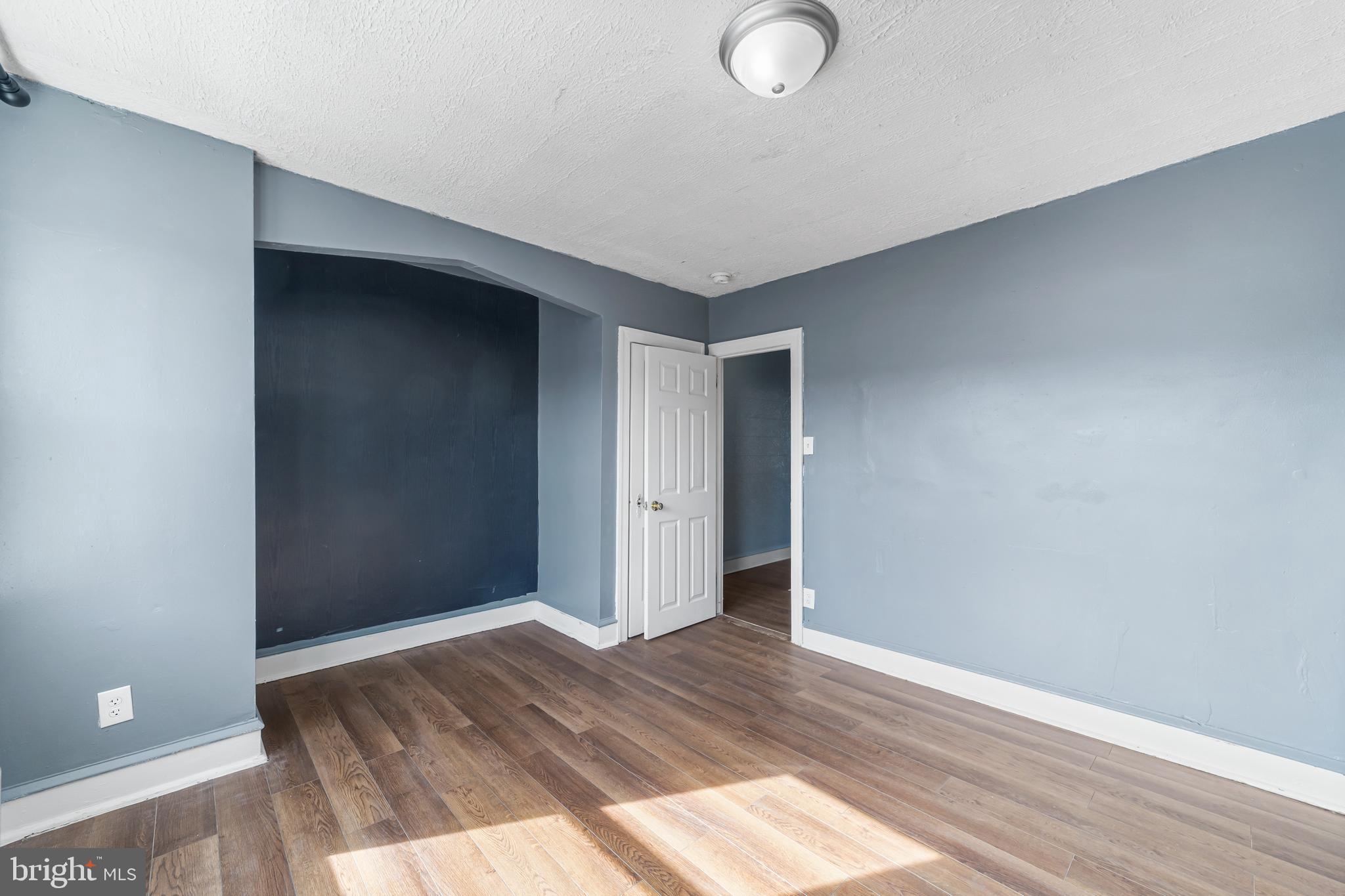 EAST OAK LANE - Residential Lease