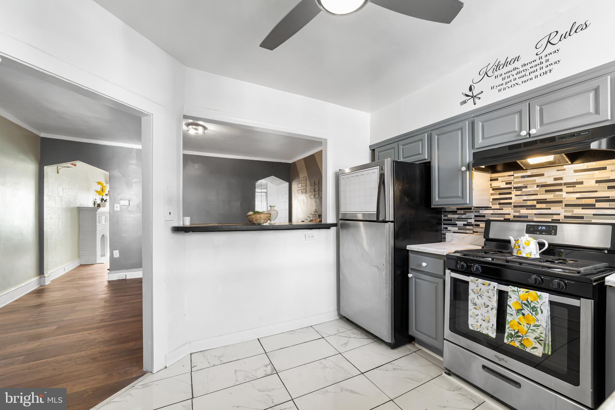 EAST OAK LANE - Residential Lease