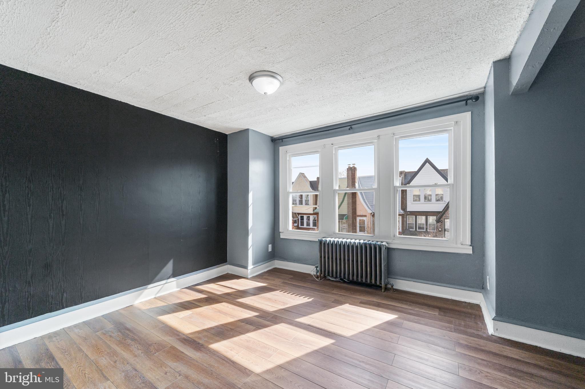 EAST OAK LANE - Residential Lease