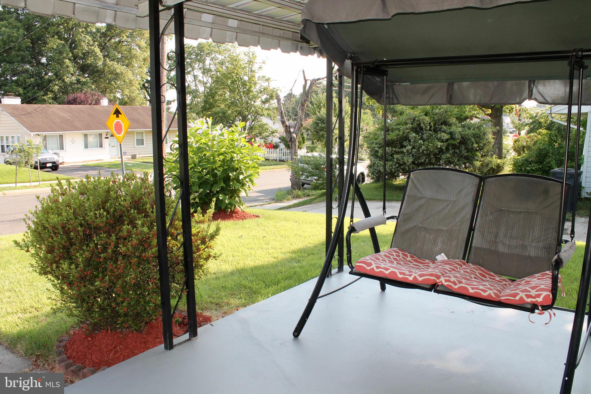 SOUTH LAWN - Residential