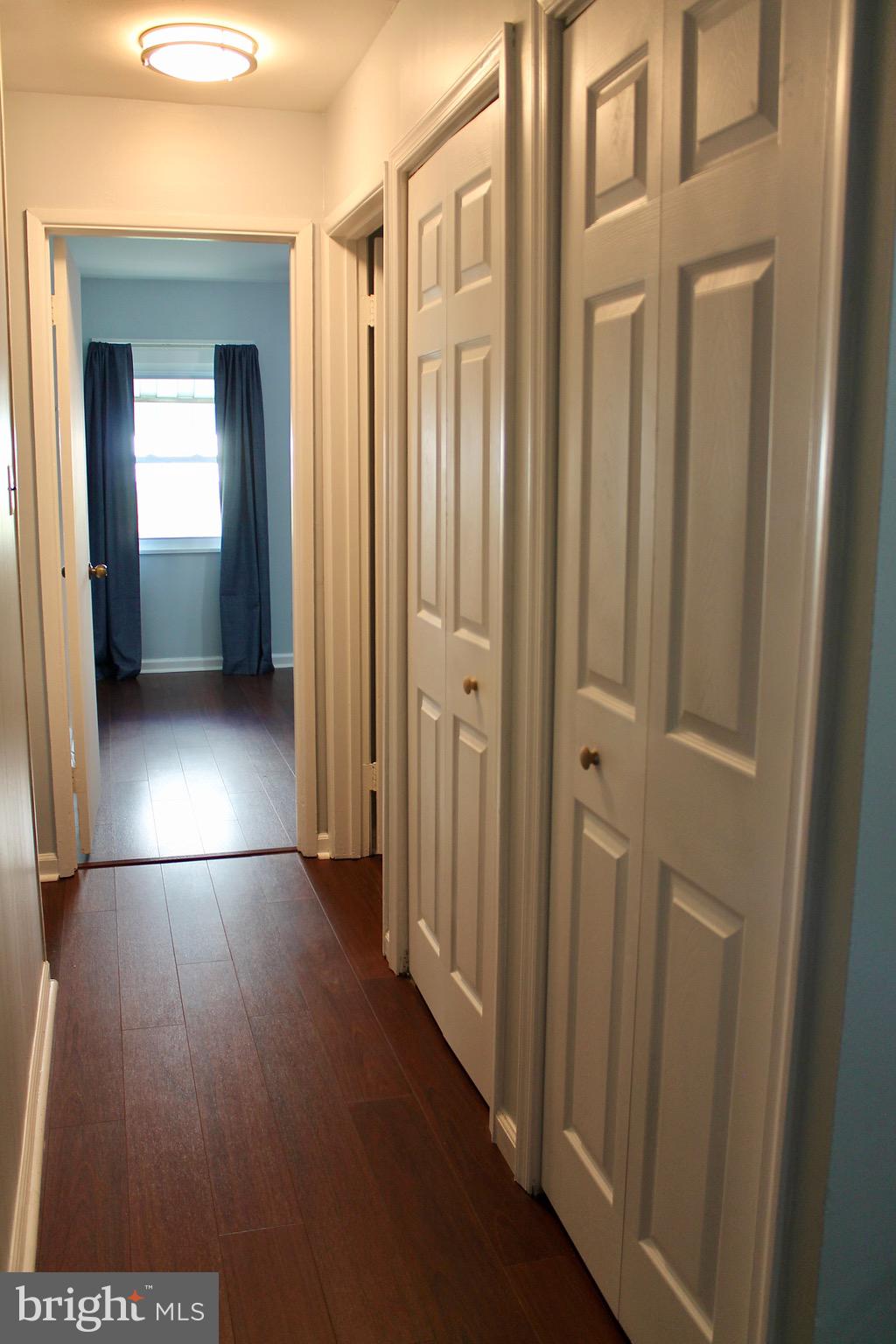 SOUTH LAWN - Residential