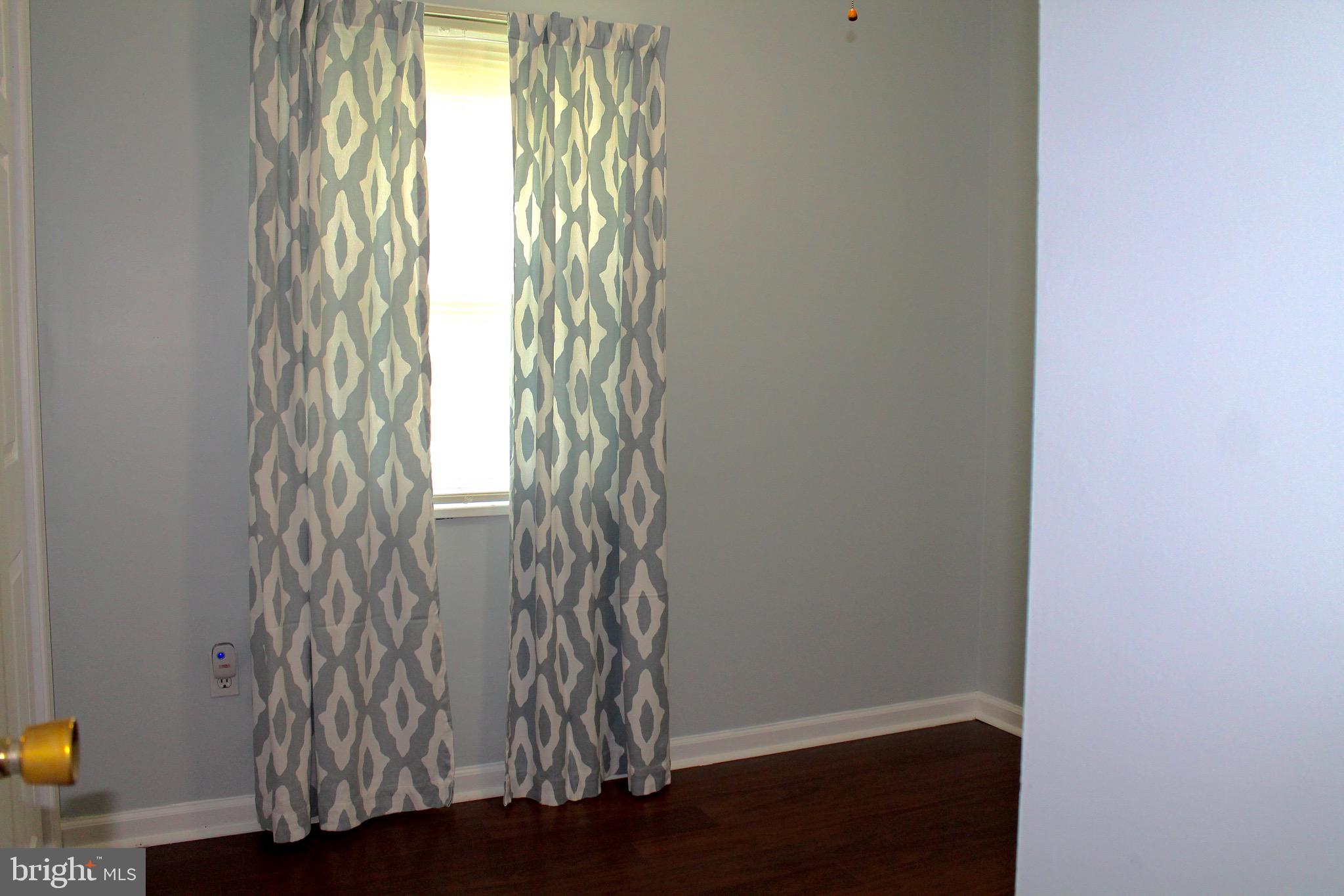 SOUTH LAWN - Residential