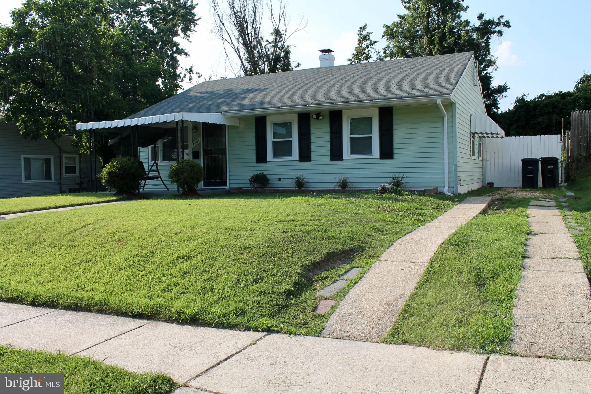 SOUTH LAWN - Residential