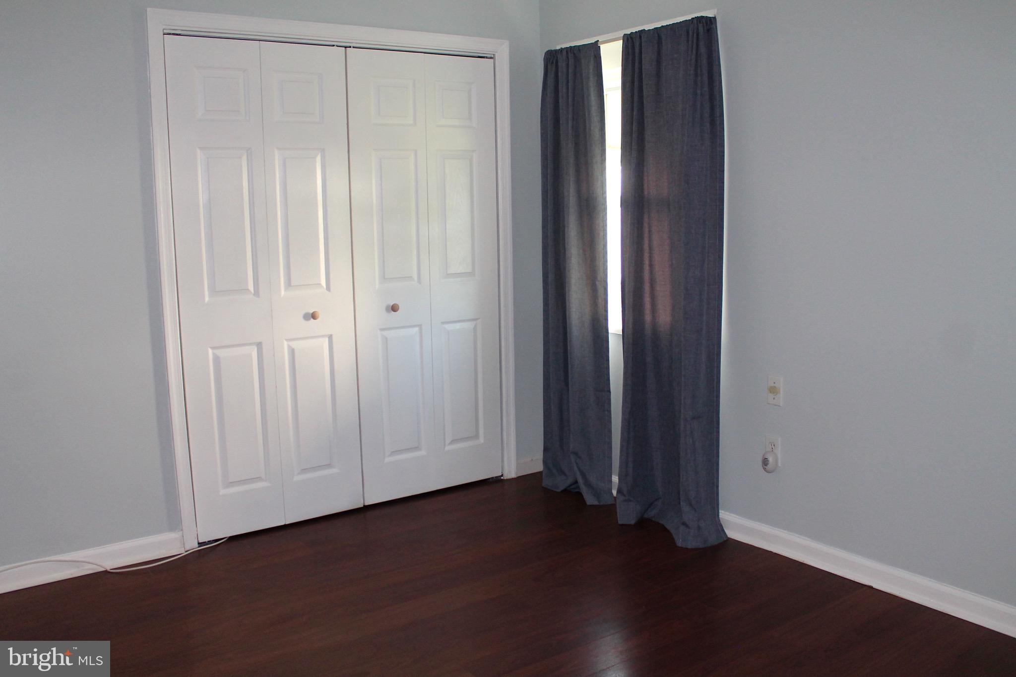 SOUTH LAWN - Residential