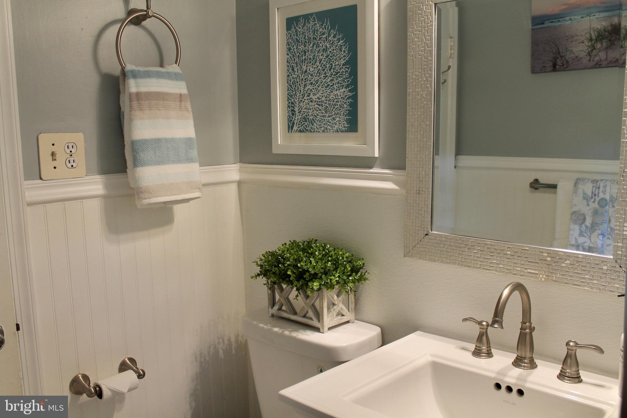 SOUTH LAWN - Residential