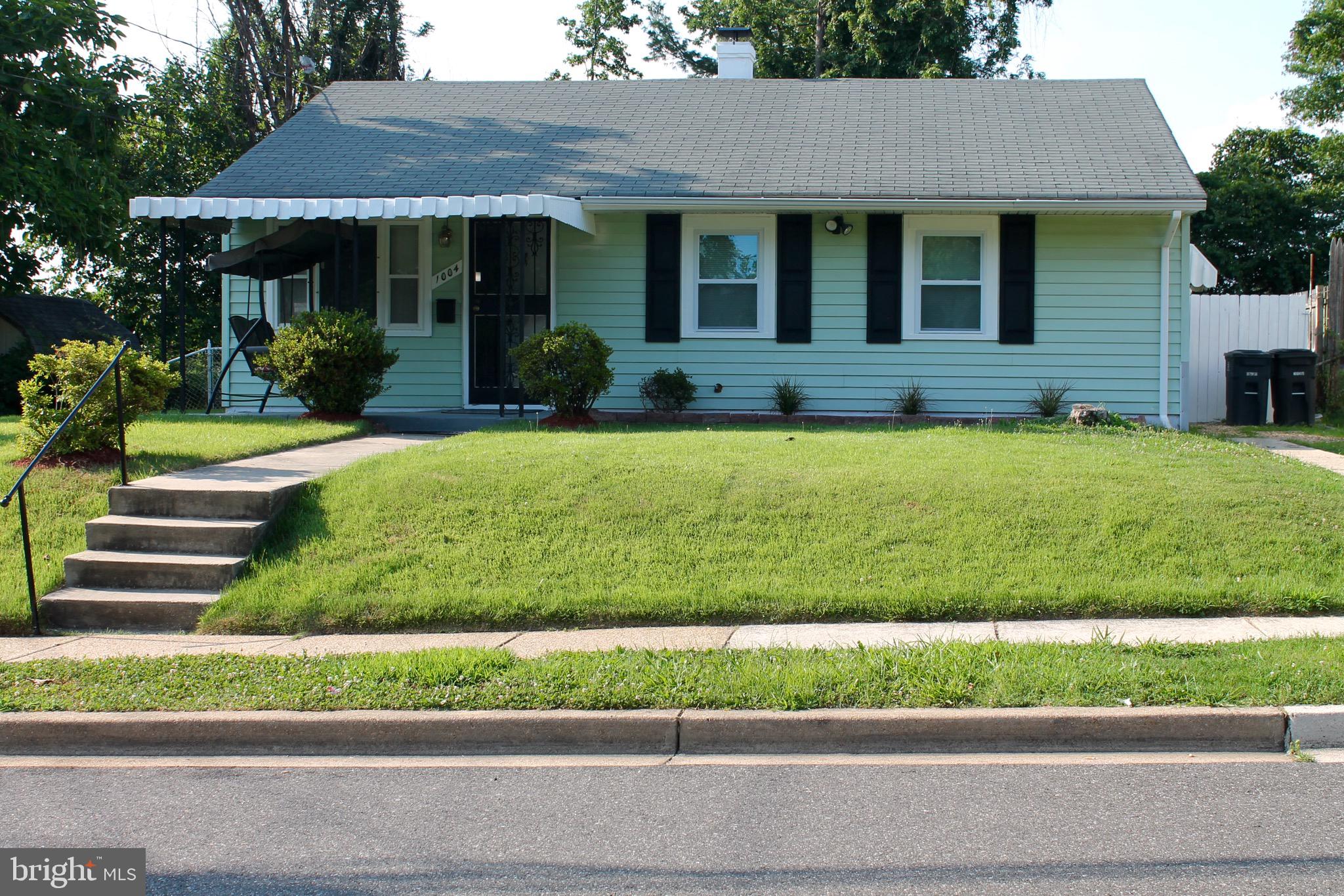 SOUTH LAWN - Residential