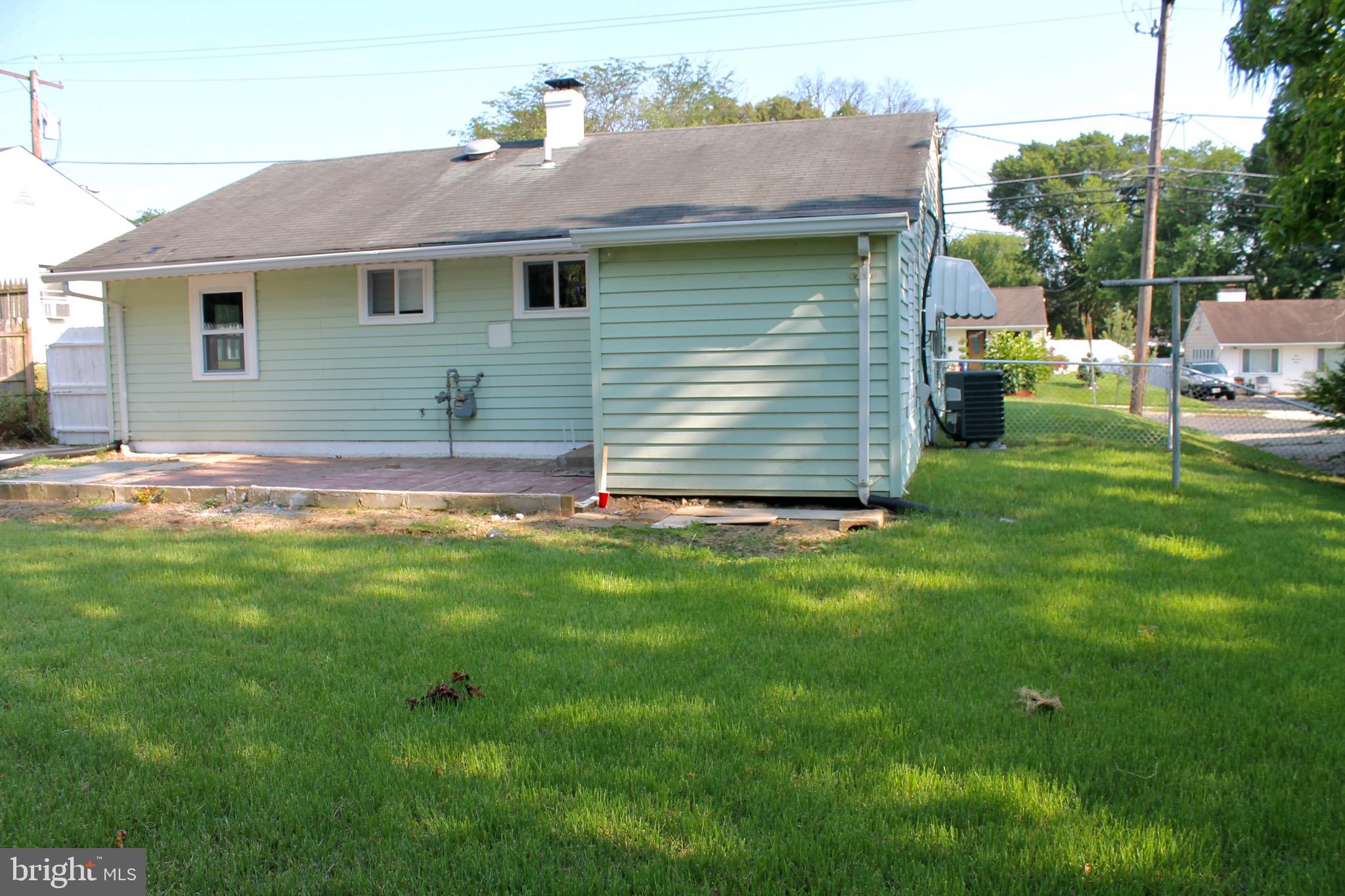 SOUTH LAWN - Residential