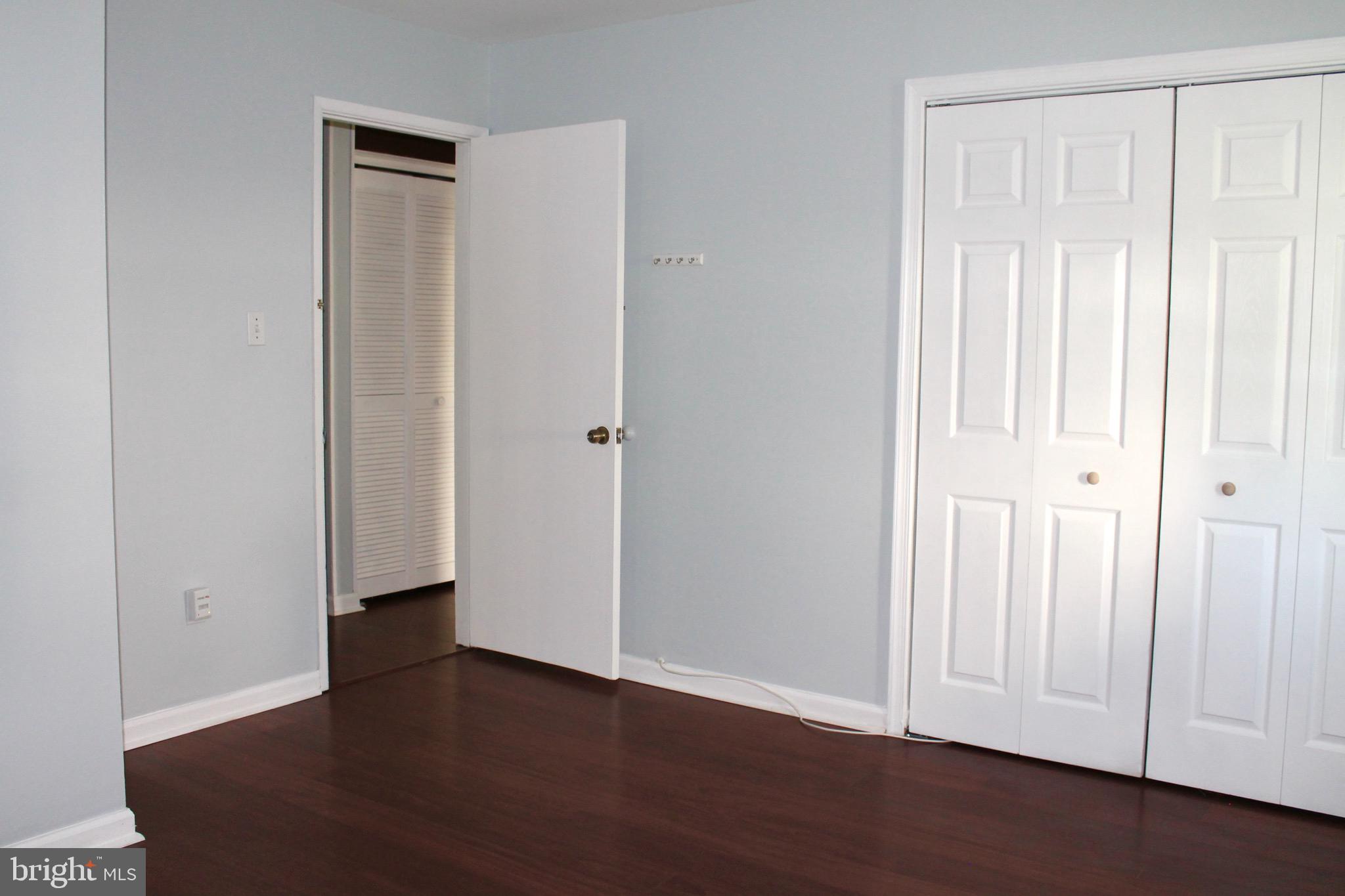 SOUTH LAWN - Residential