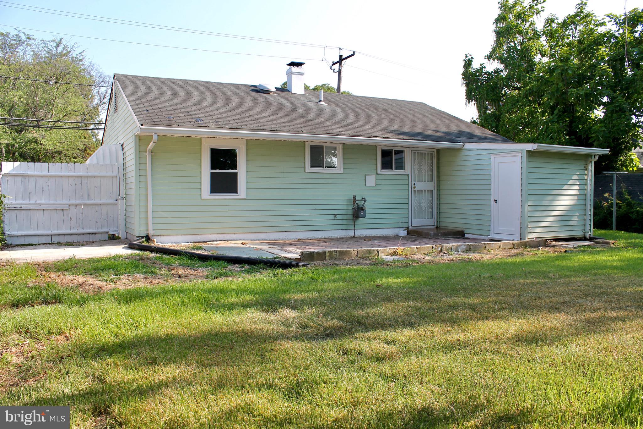 SOUTH LAWN - Residential