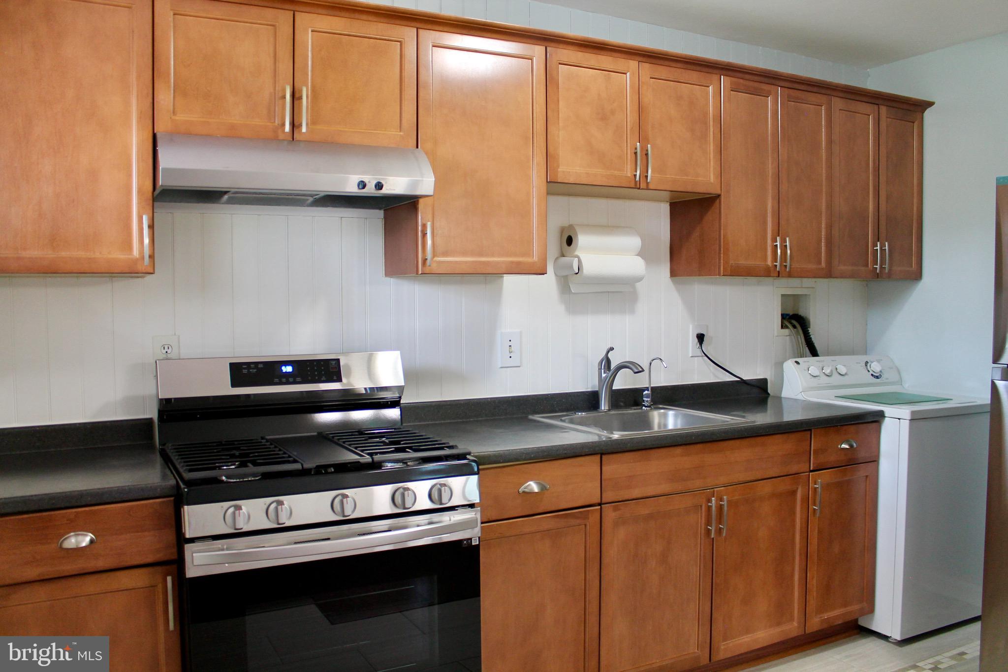 SOUTH LAWN - Residential