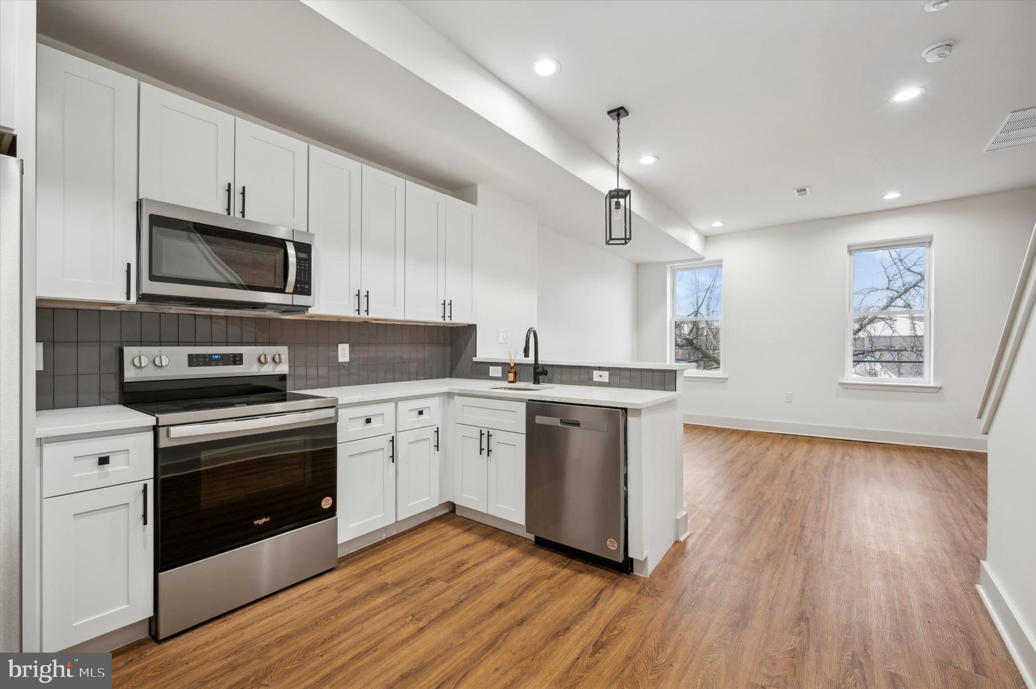 OLDE KENSINGTON - Residential