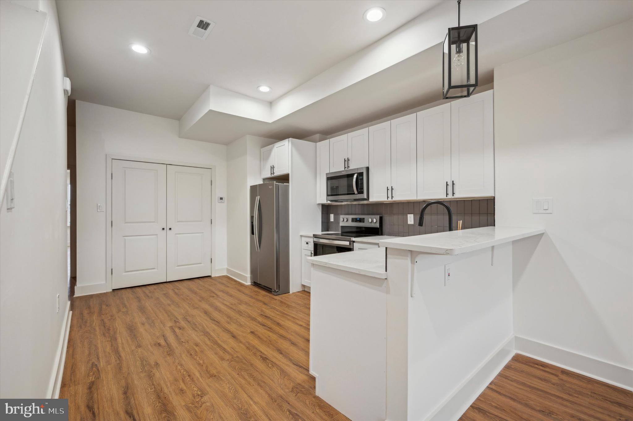 OLDE KENSINGTON - Residential