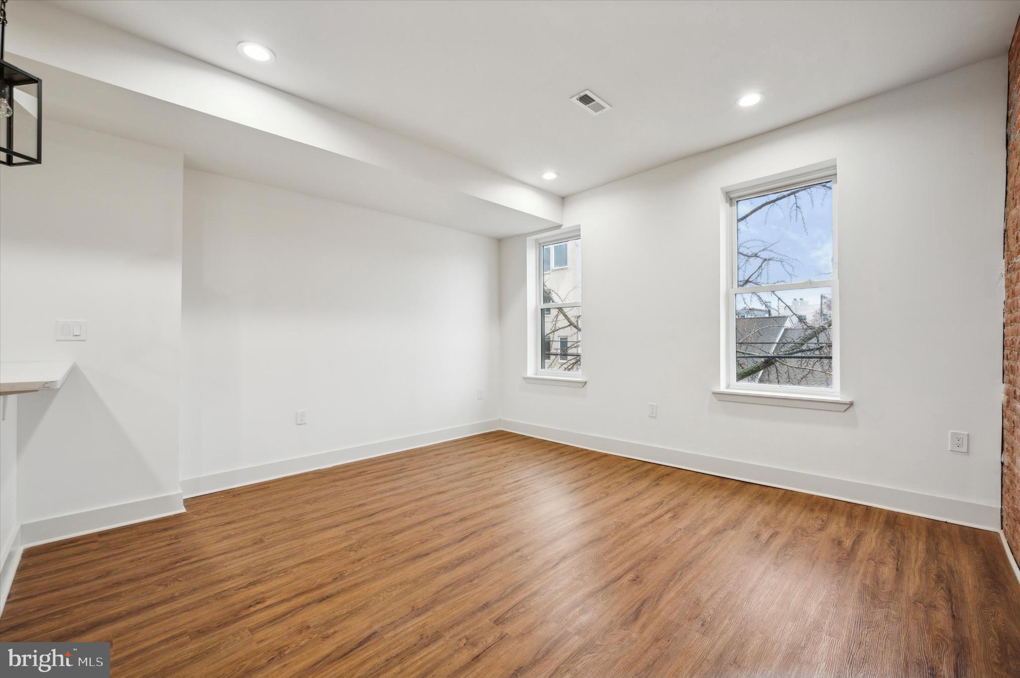 OLDE KENSINGTON - Residential