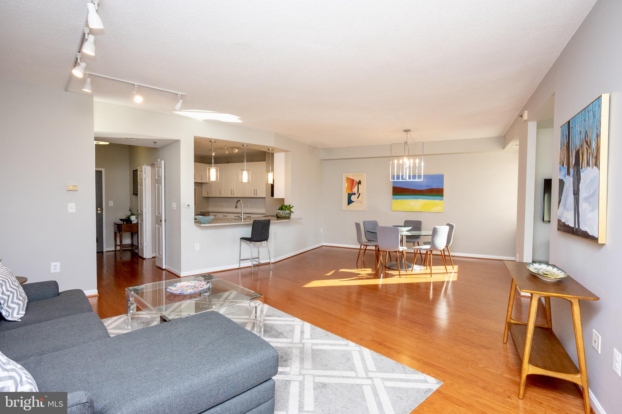 VANTAGE POINT EAST @ LEISURE WORLD - Residential